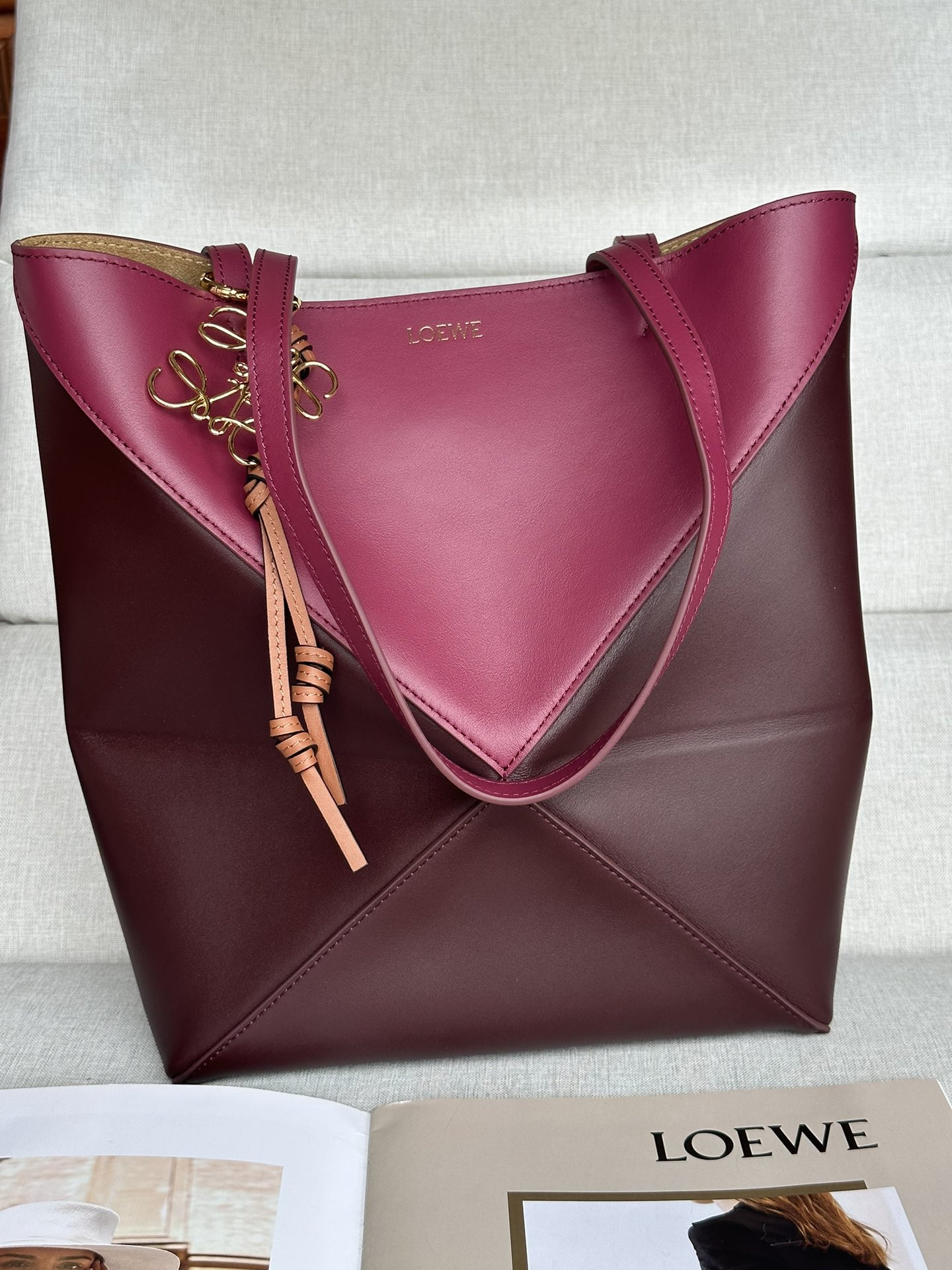 LOEWE Medium Puzzle Fold tote in shiny calfskin 25.5x14.5x31.5cm