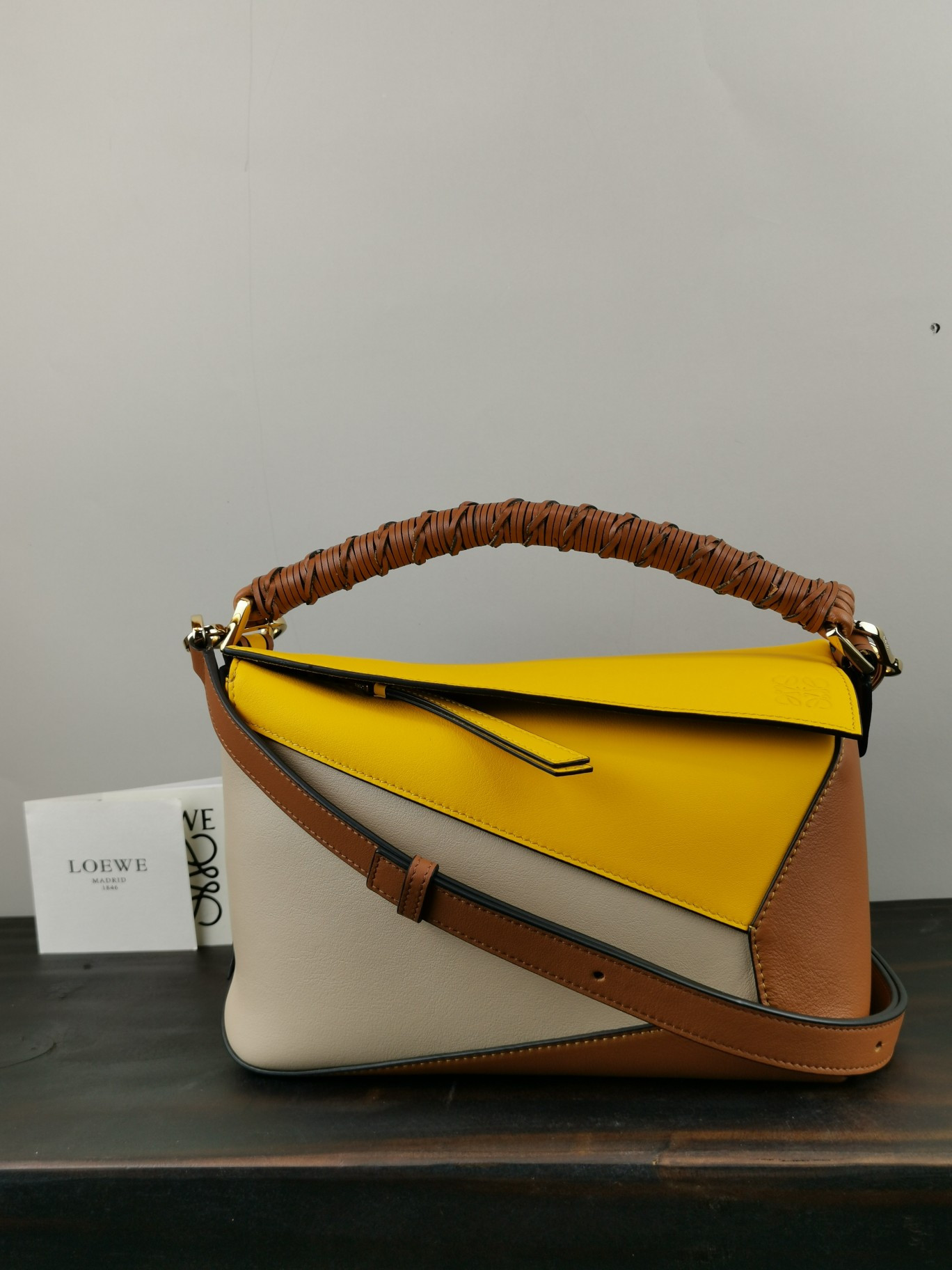 LOEWE Small Puzzle bag in classic calfskin 24x10.5x16.5cm