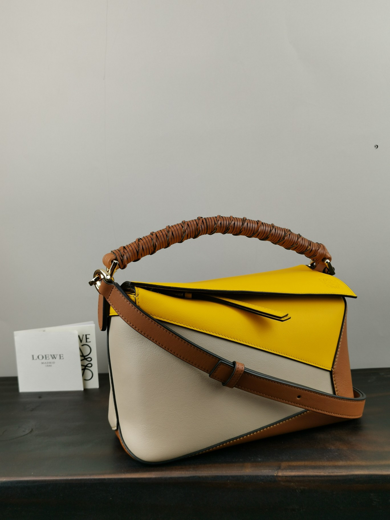 LOEWE Small Puzzle bag in classic calfskin 24x10.5x16.5cm