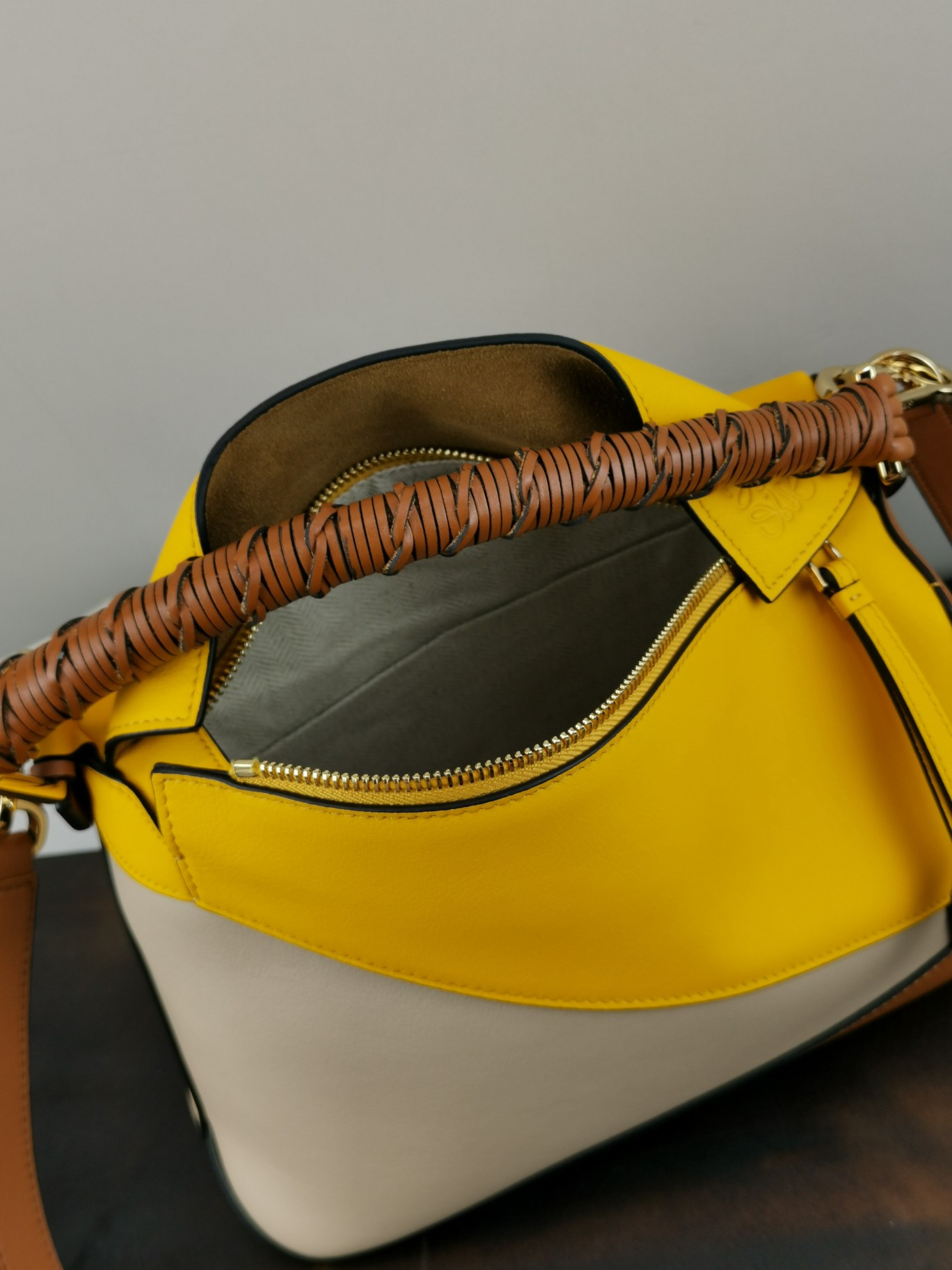 LOEWE Small Puzzle bag in classic calfskin 24x10.5x16.5cm