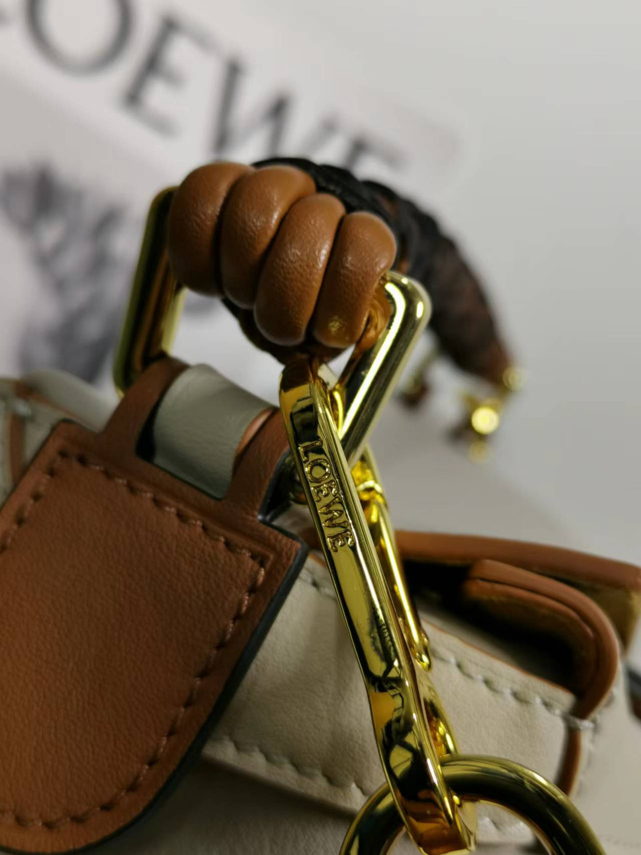 LOEWE Small Puzzle bag in classic calfskin 24x10.5x16.5cm