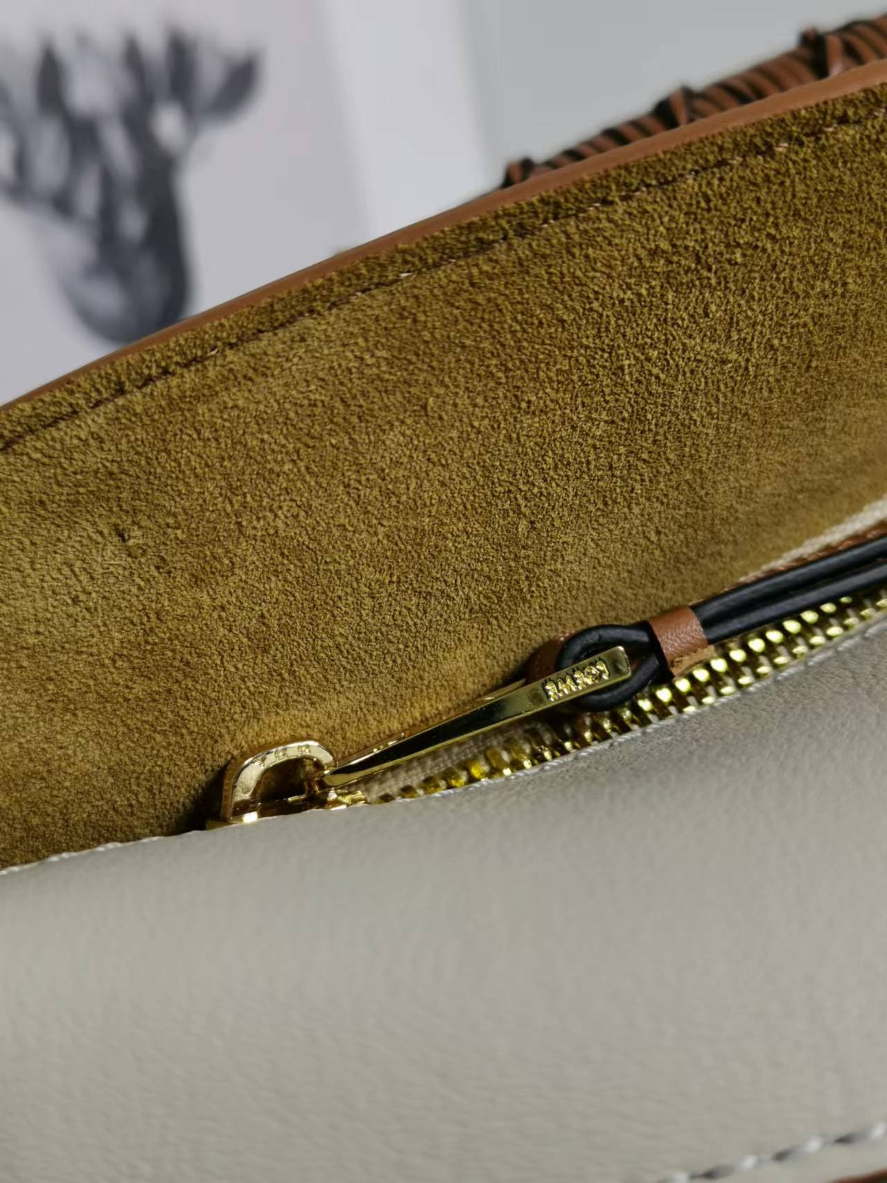 LOEWE Small Puzzle bag in classic calfskin 24x10.5x16.5cm