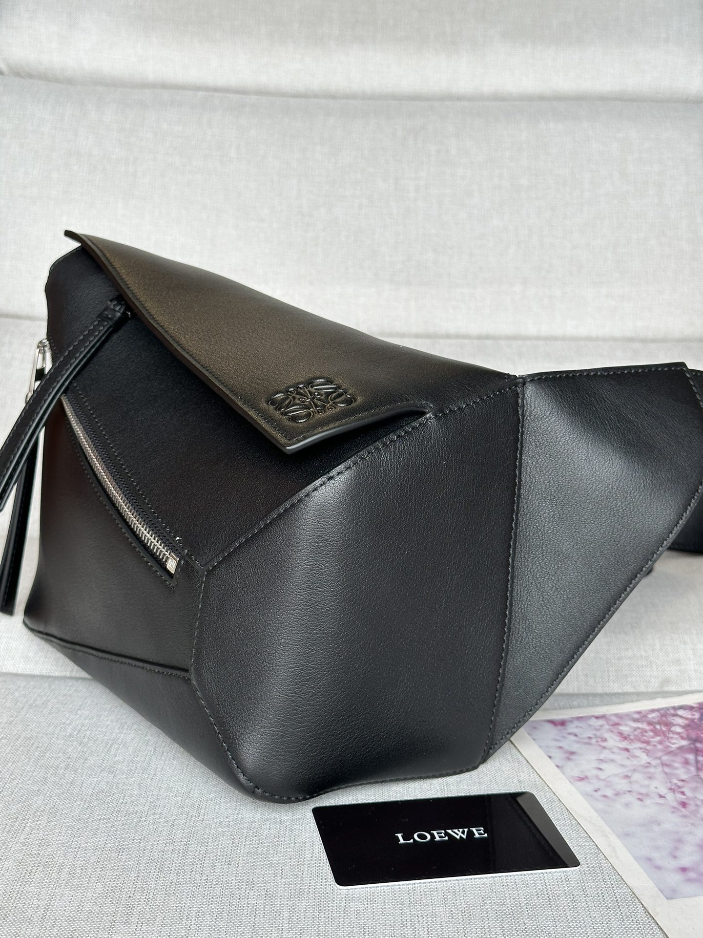 LOEWE Small Puzzle bag in classic calfskin 24x10.5x16.5cm