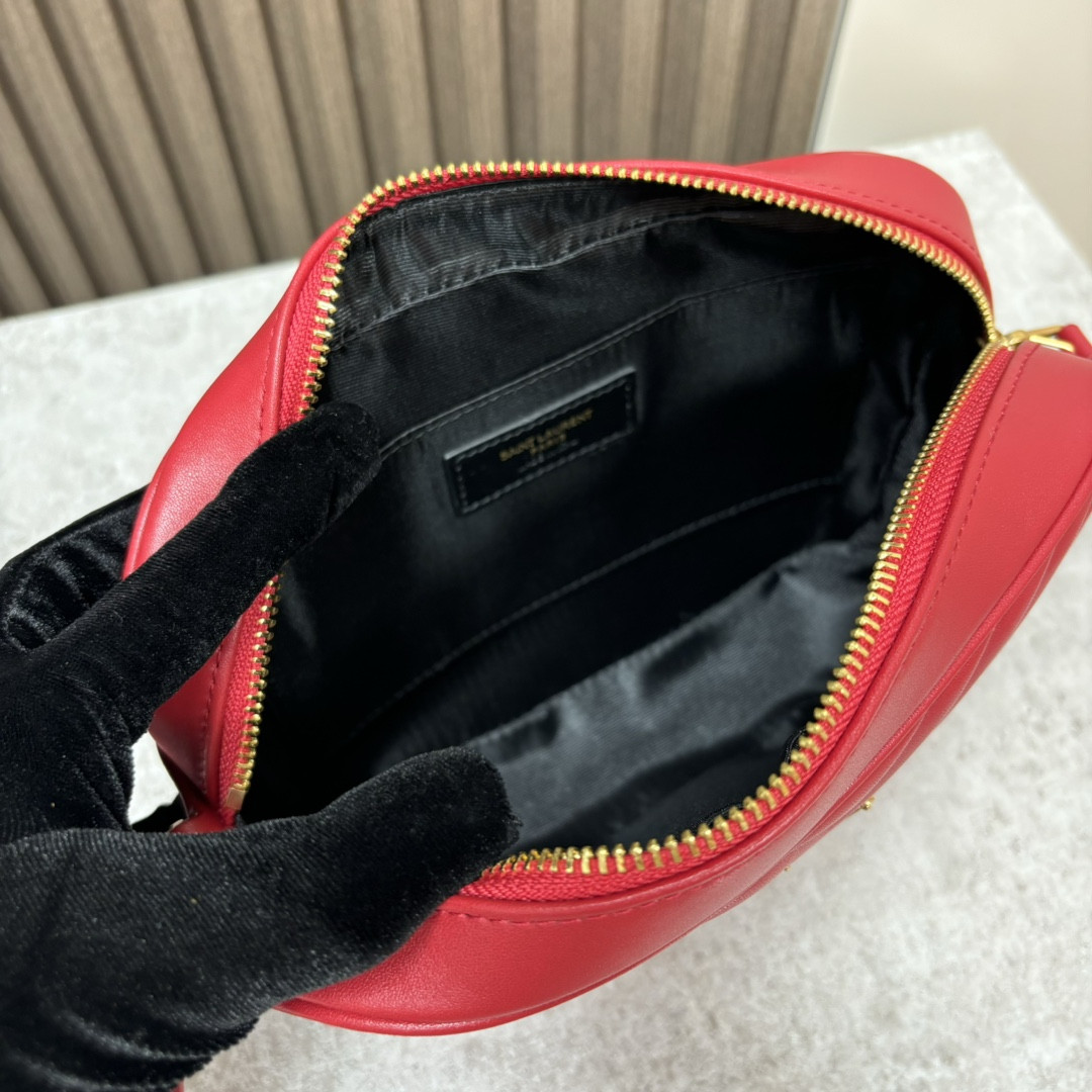 YSL LOU camera bag in quilted leather 23x16x6cm