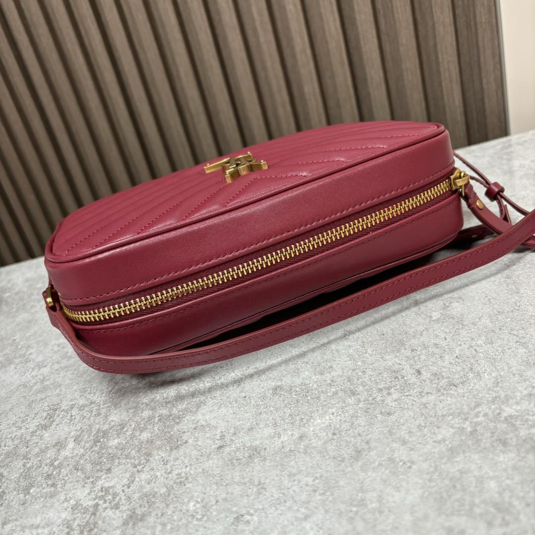 YSL LOU camera bag in quilted leather 23x16x6cm