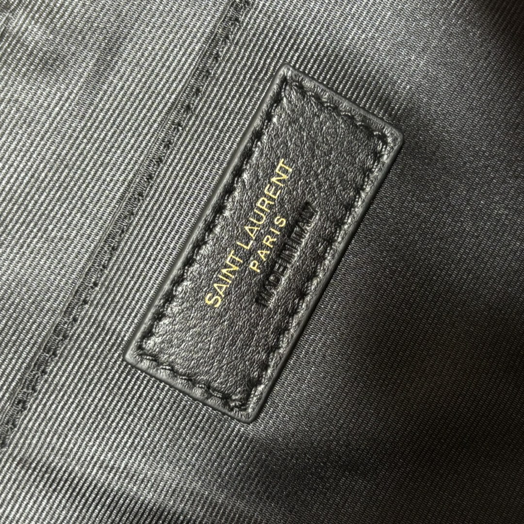 YSL LOU camera bag in quilted leather 23x16x6cm