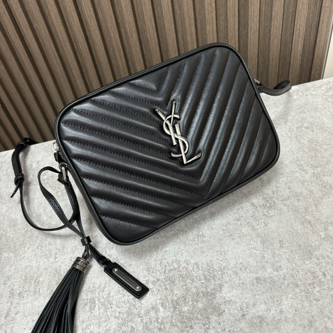YSL LOU camera bag in quilted leather 23x16x6cm