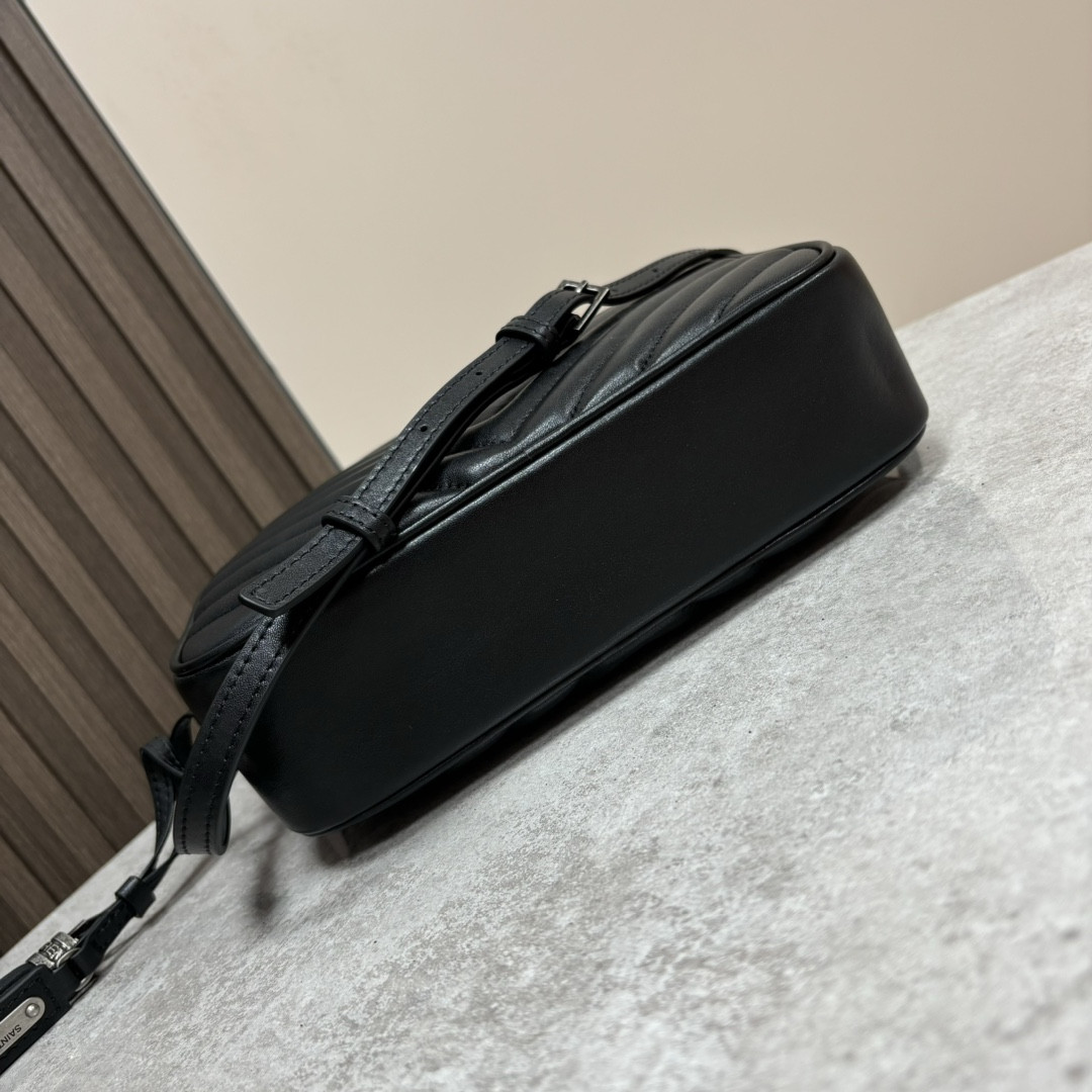 YSL LOU camera bag in quilted leather 23x16x6cm