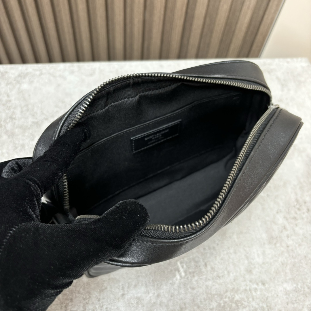 YSL LOU camera bag in quilted leather 23x16x6cm