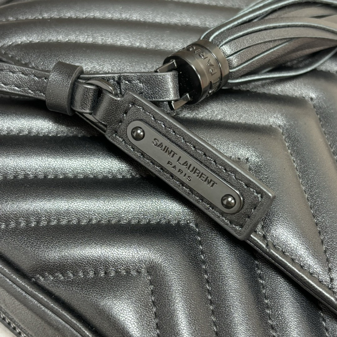 YSL LOU camera bag in quilted leather 23x16x6cm