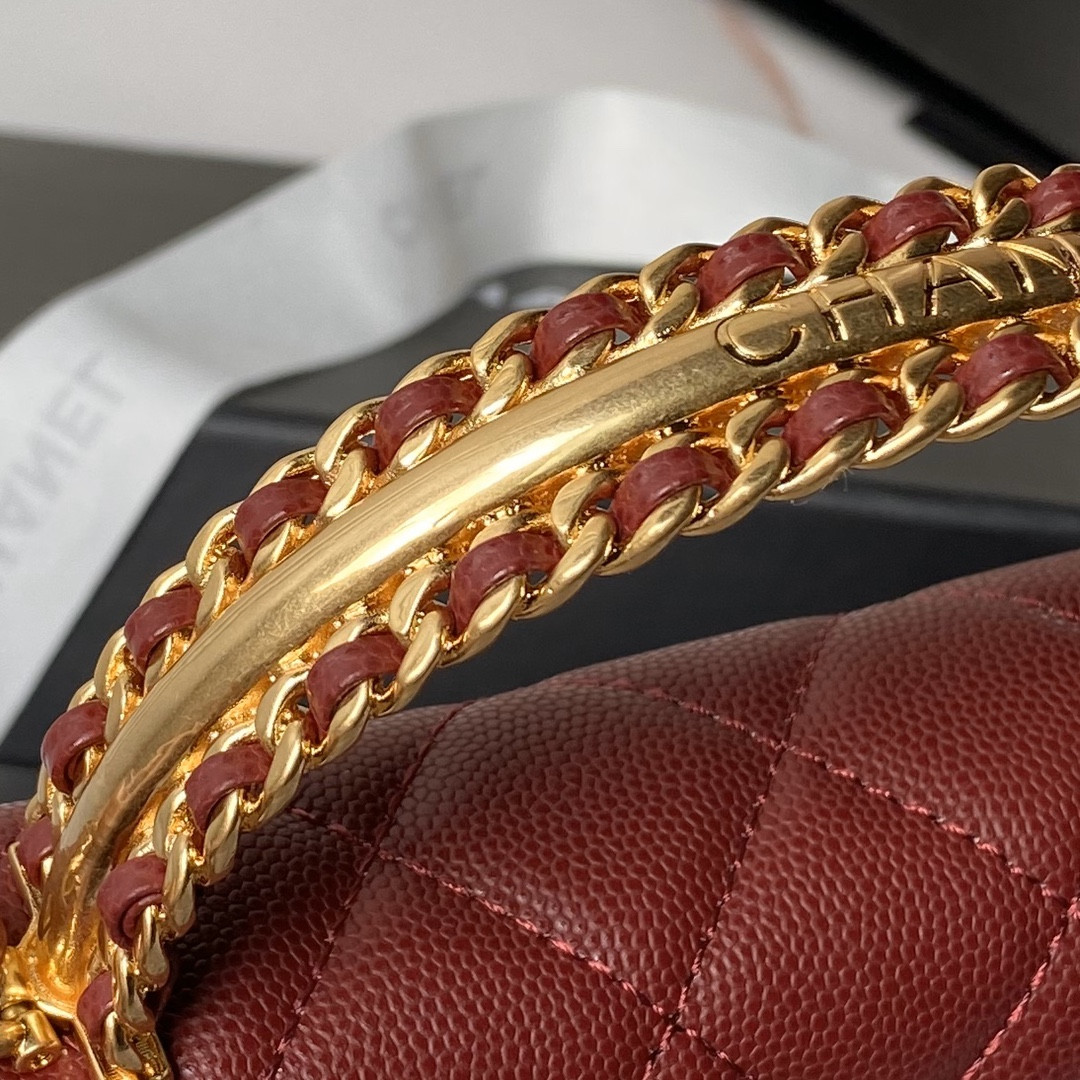 CHANEL WALLET ON CHAIN Grained Shiny Calfskin & Gold-Tone Metal 12 × 19 × 5 cm