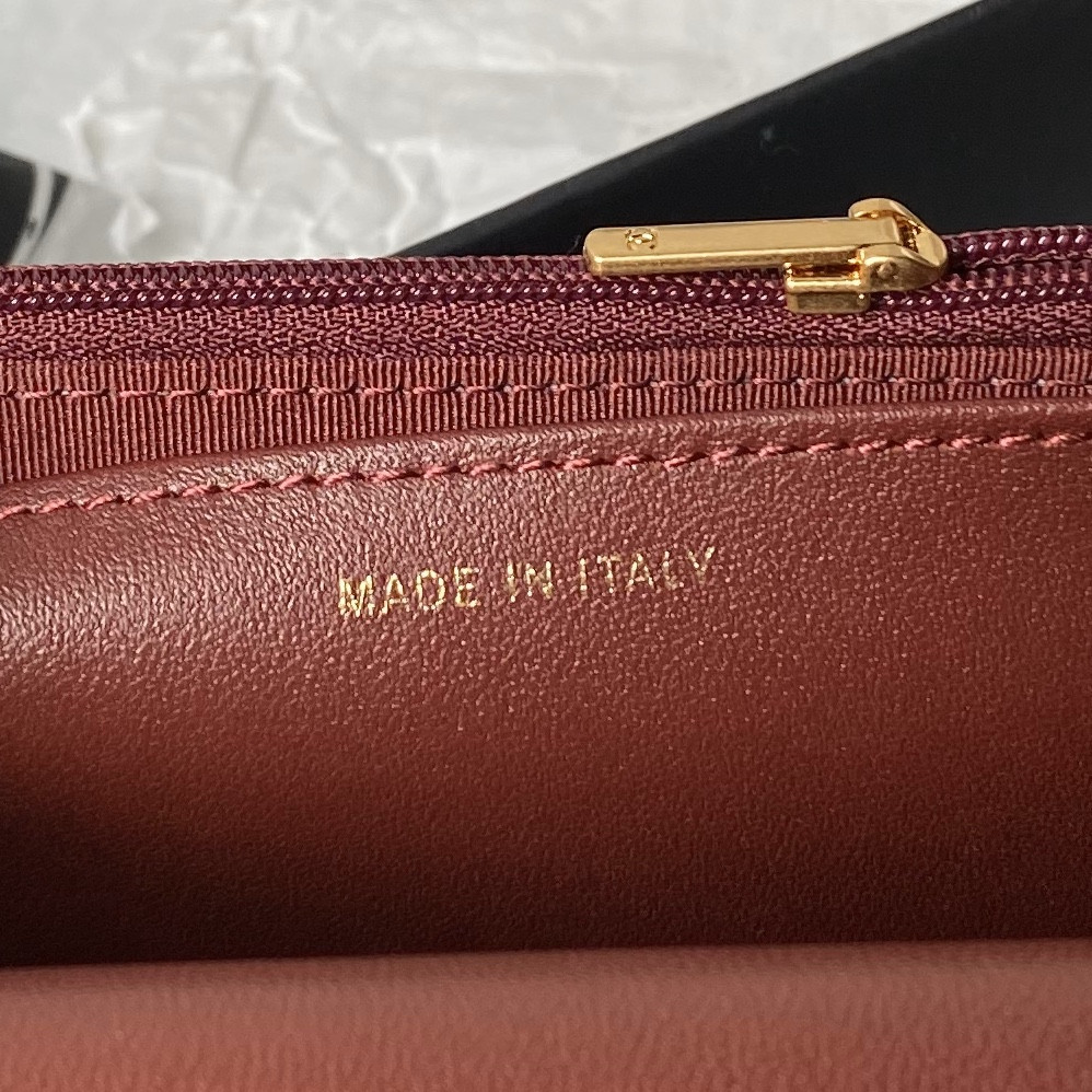 CHANEL WALLET ON CHAIN Grained Shiny Calfskin & Gold-Tone Metal 12 × 19 × 5 cm