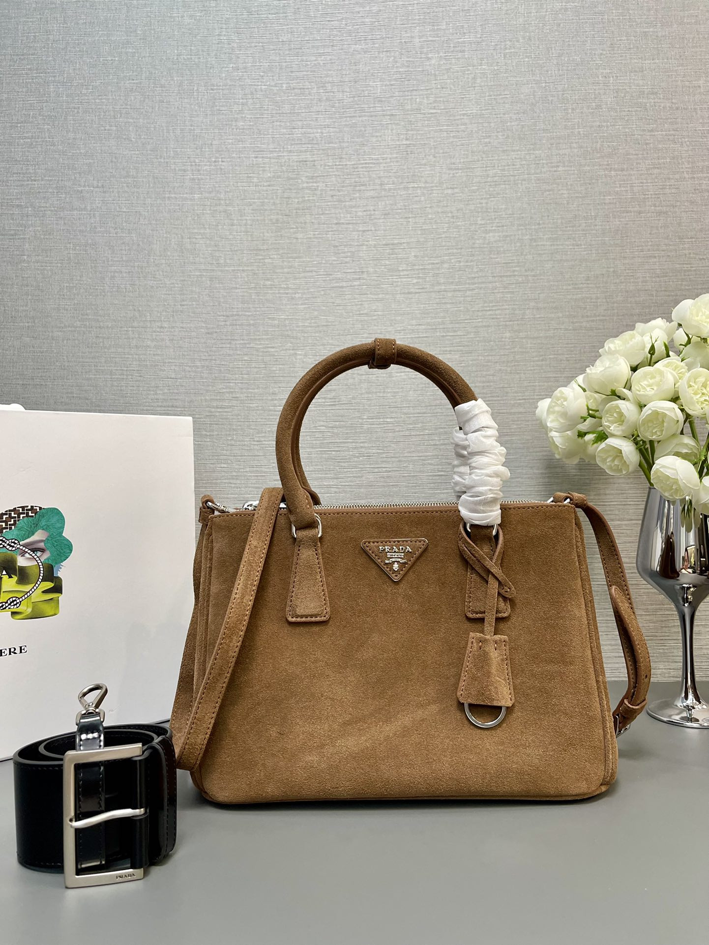 Prada Galleria bag 28x20x12cm