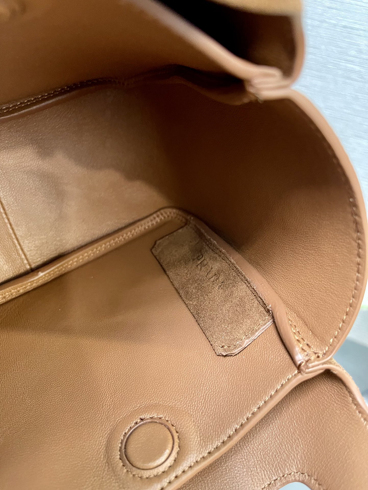 Prada tote18x16x10cm