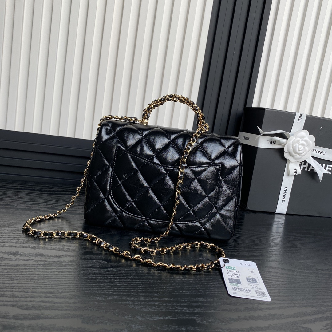 CHANEL WALLET ON CHAIN   17x25x8cm