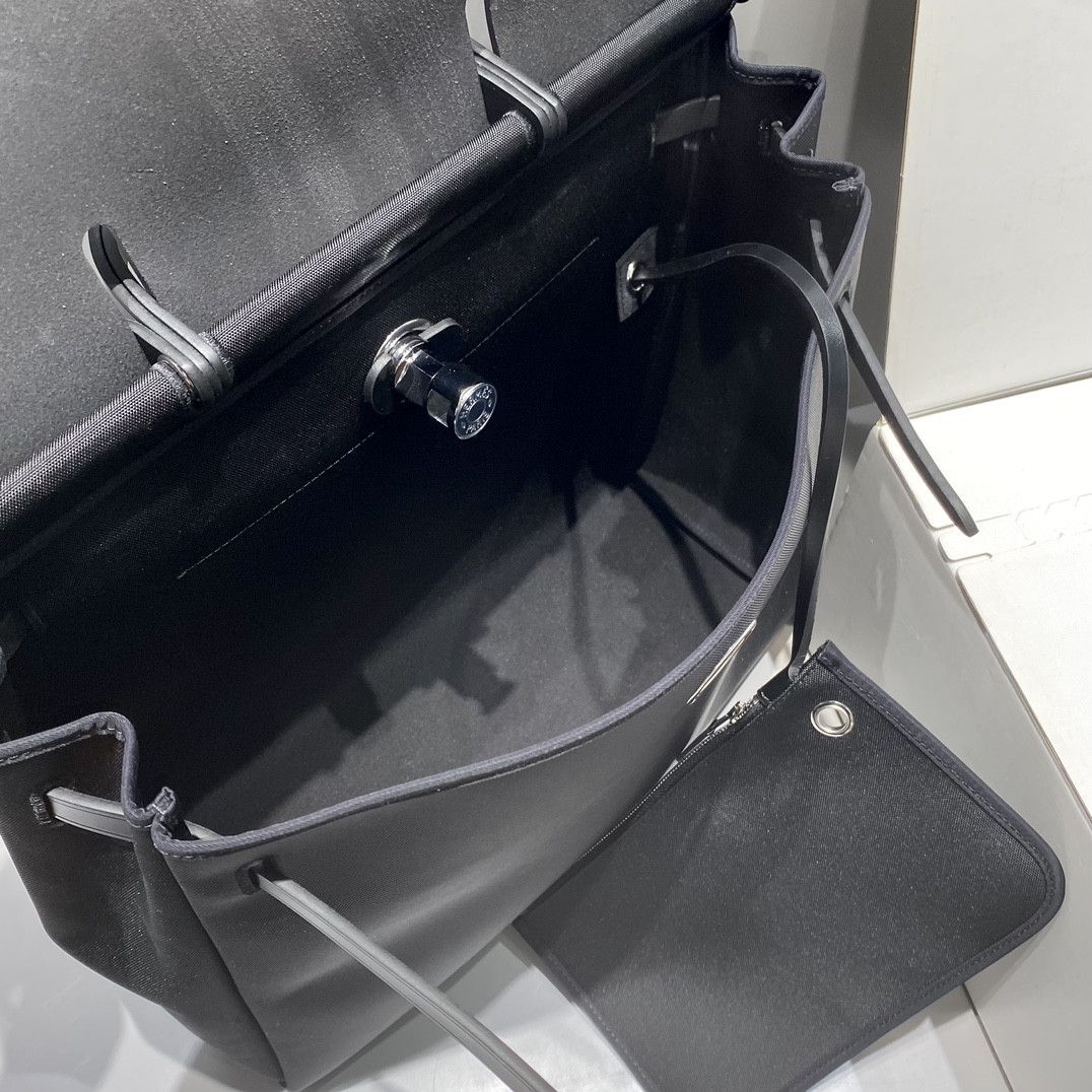 Hermes Herbag 39 x  28 x  9 cm