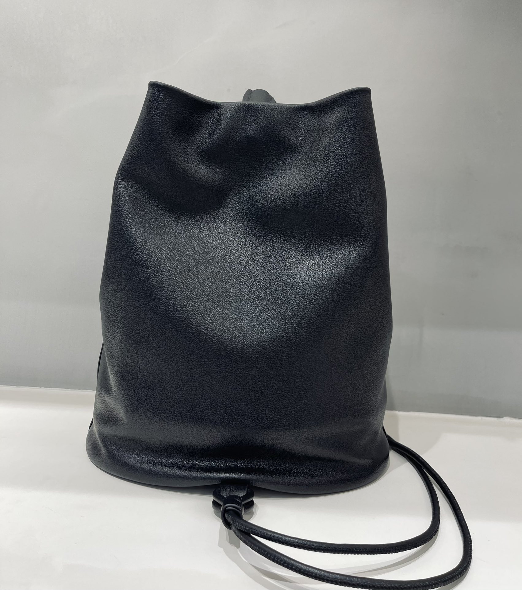 THE ROW Park Tote Bag in Leather 25x31x16cm