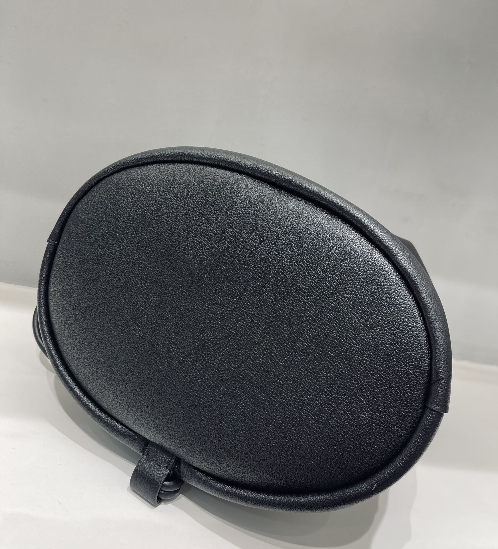 THE ROW Park Tote Bag in Leather 25x31x16cm