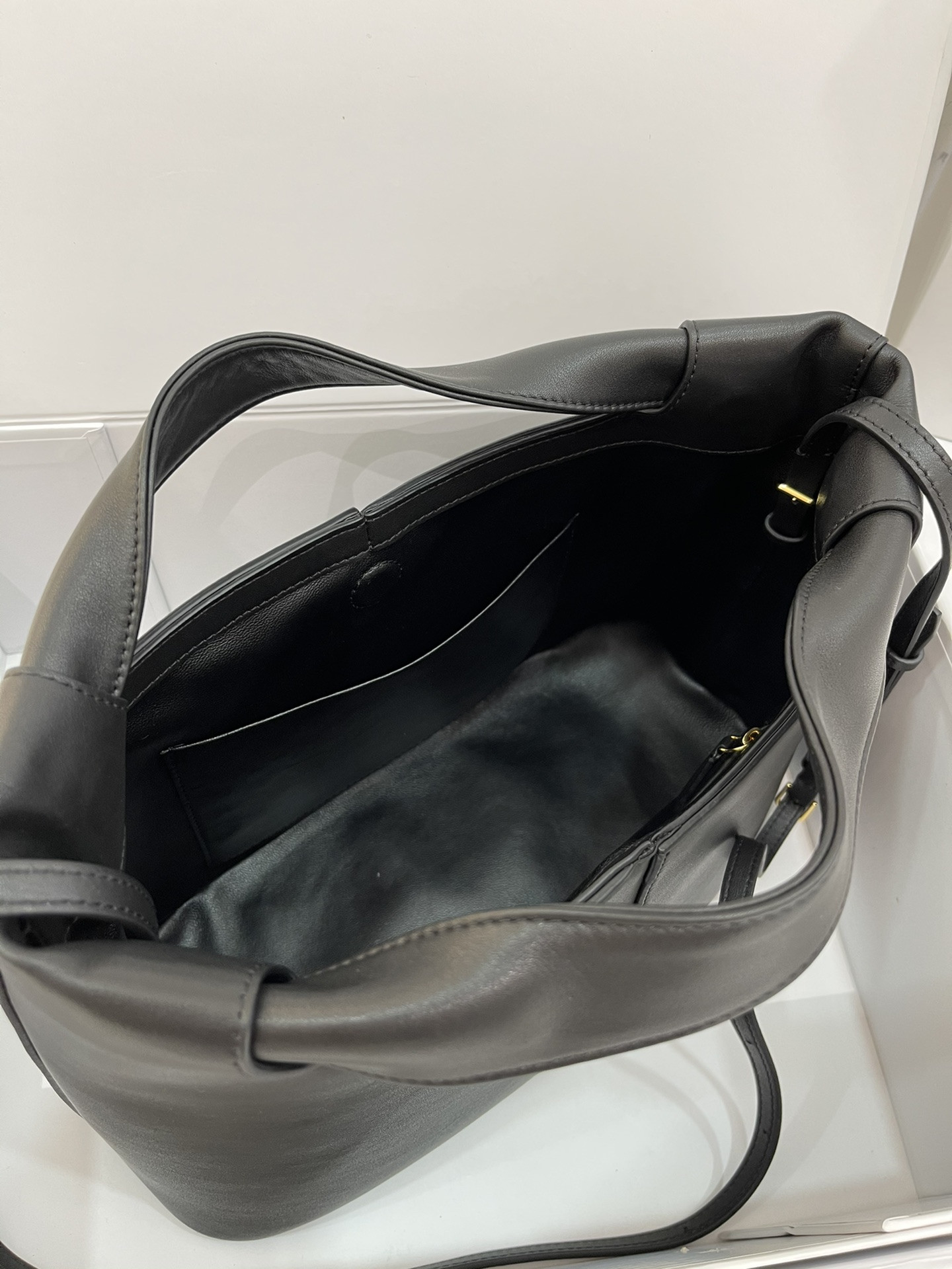 The Row Camdem  32x23x14cm