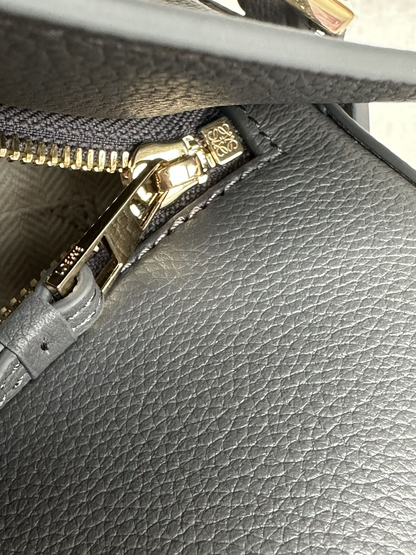 LOEWE Small Puzzle bag in classic calfskin (Dark Gray) 24x10.5x16.5cm