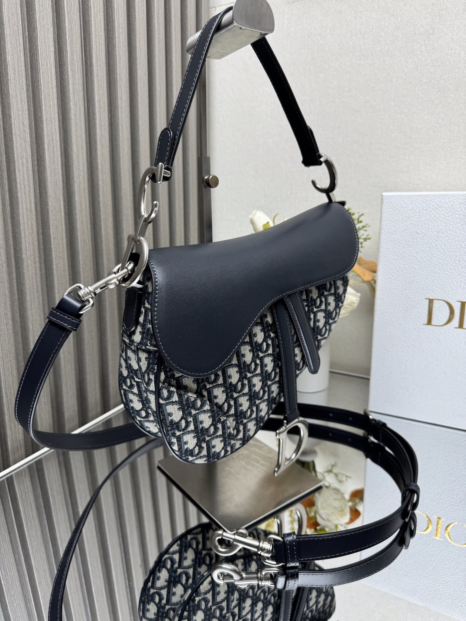Dior Saddle Bag 25.5 x 20 x 6.5 cm