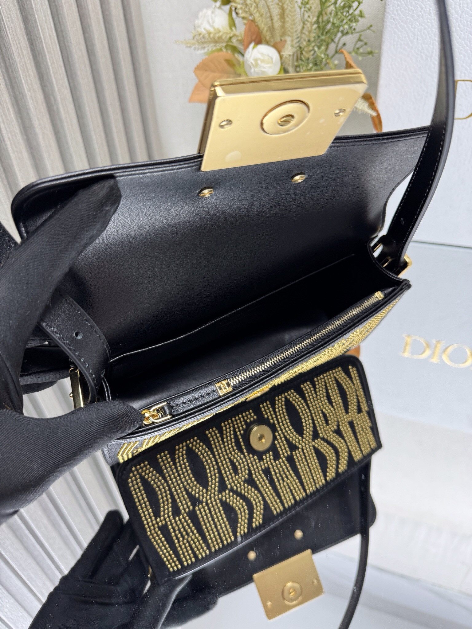 Dior Miss Dior flap bag 22 x 11 x 6 cm