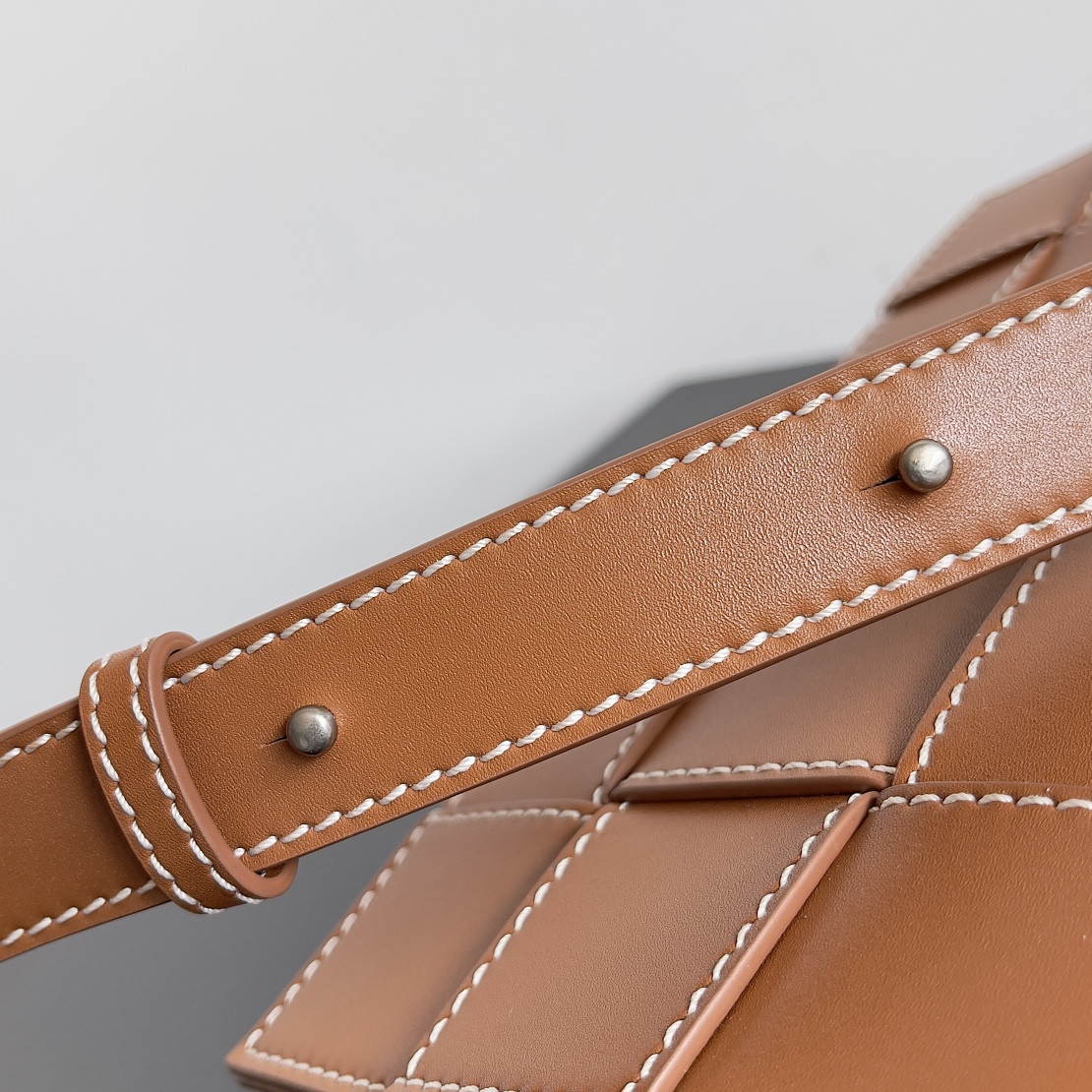 Bottega Veneta Cassette 15x23x5cm