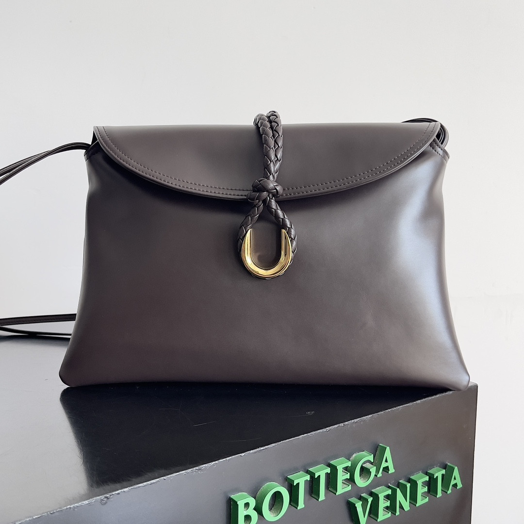 Bottega Veneta Liberta  23 x 35 x 6cm