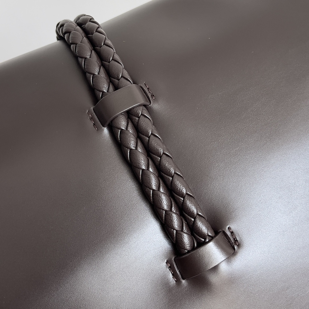 Bottega Veneta Liberta 23 x 35 x 6cm