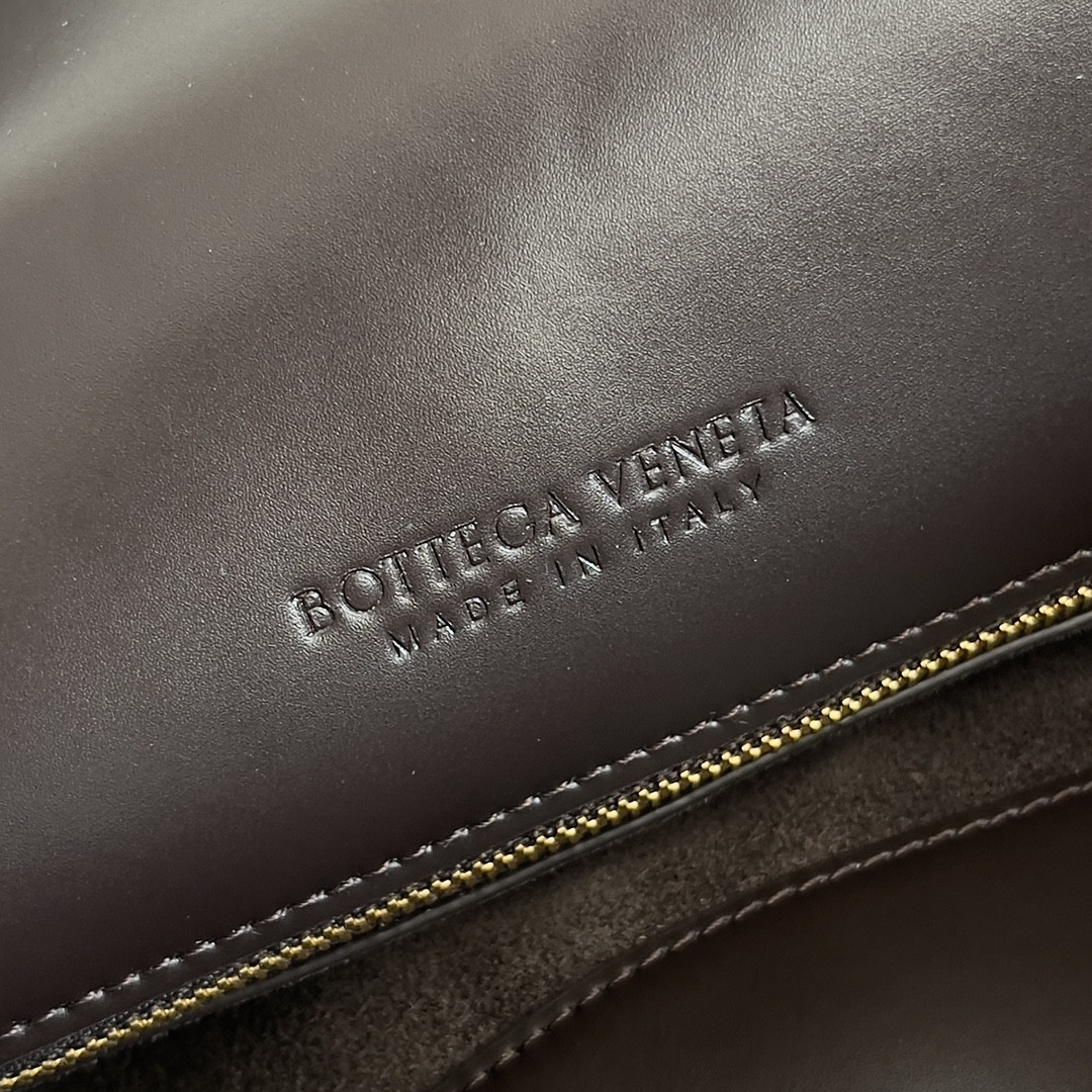 Bottega Veneta Liberta 23 x 35 x 6cm