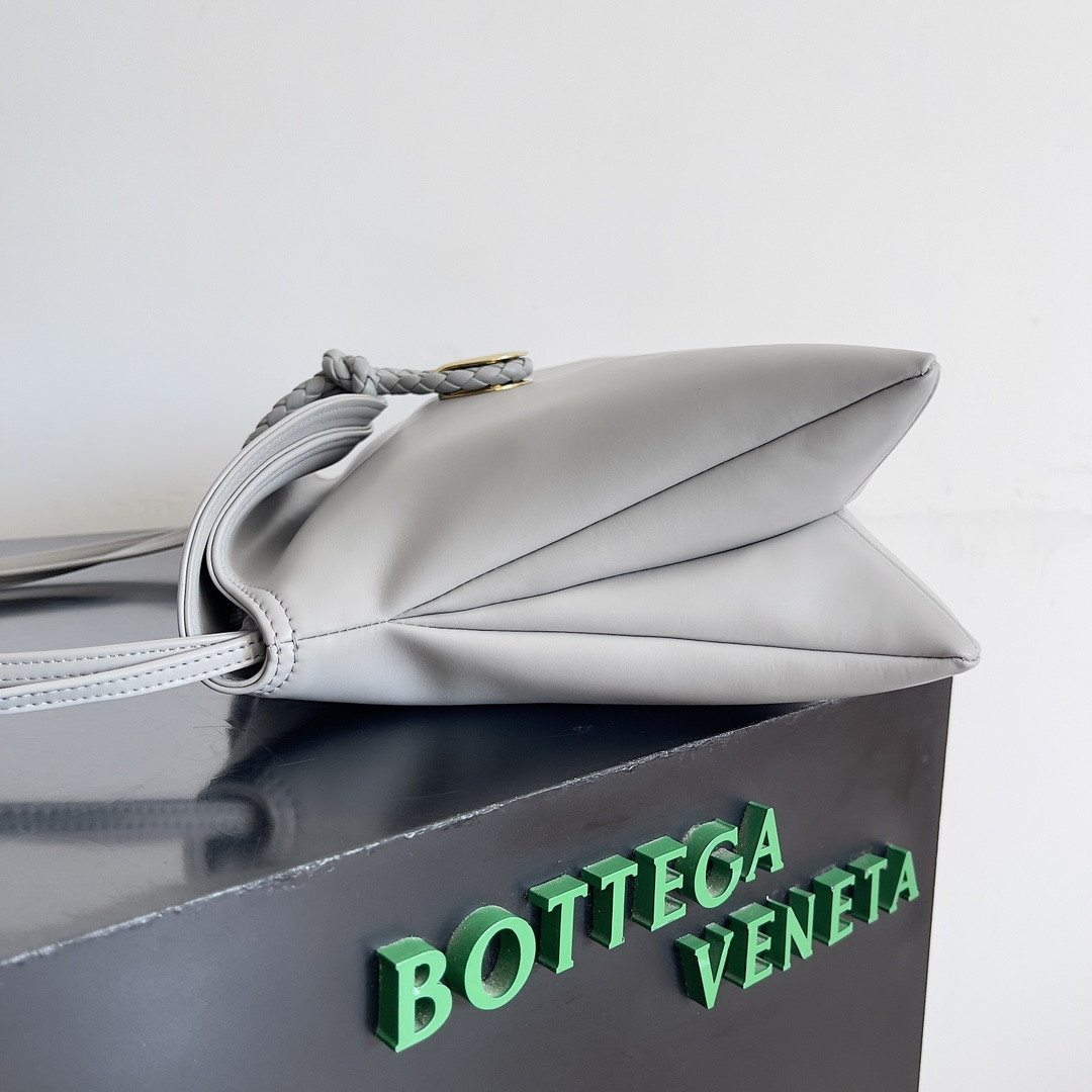 Bottega Veneta Liberta 23 x 35 x 6cm