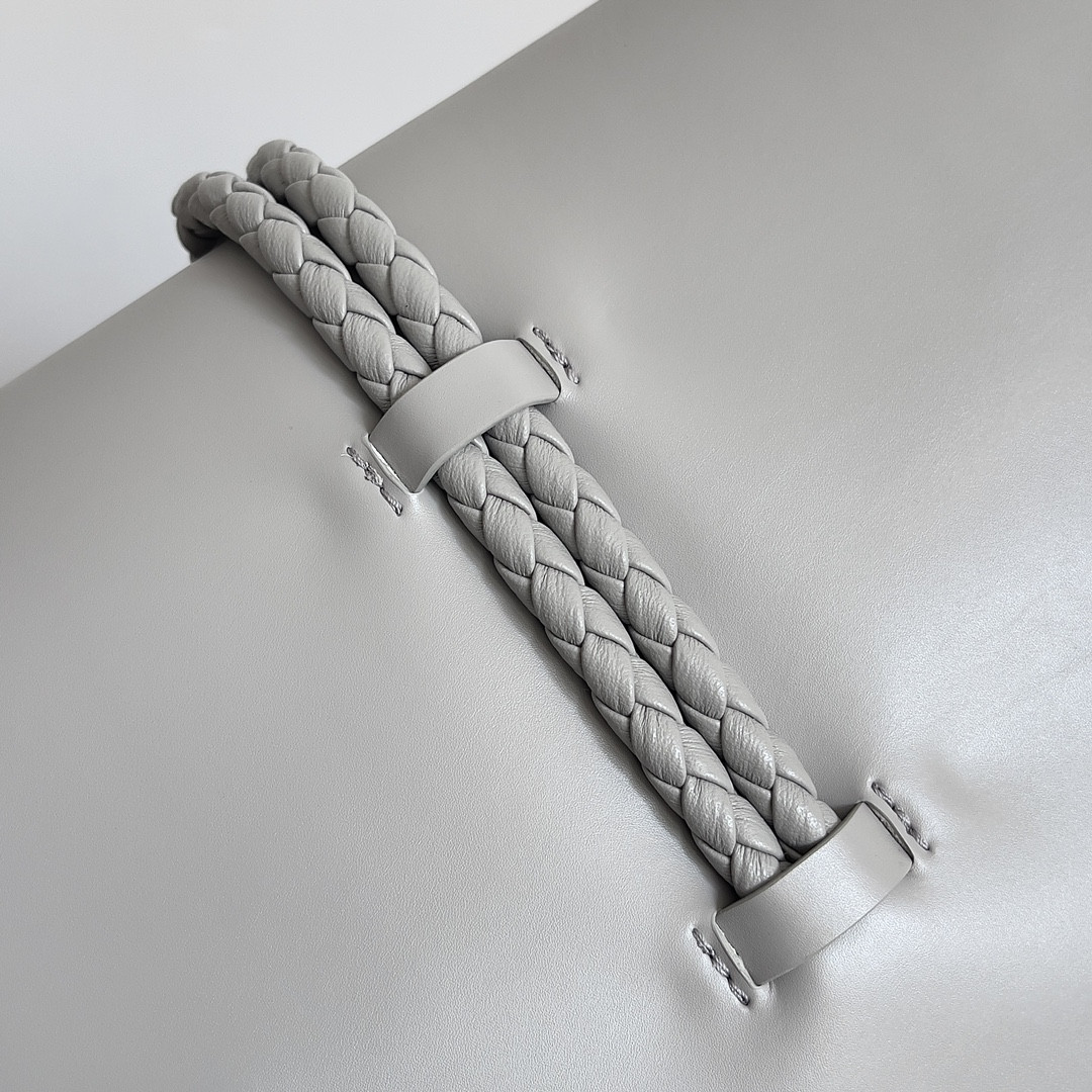 Bottega Veneta Liberta 23 x 35 x 6cm