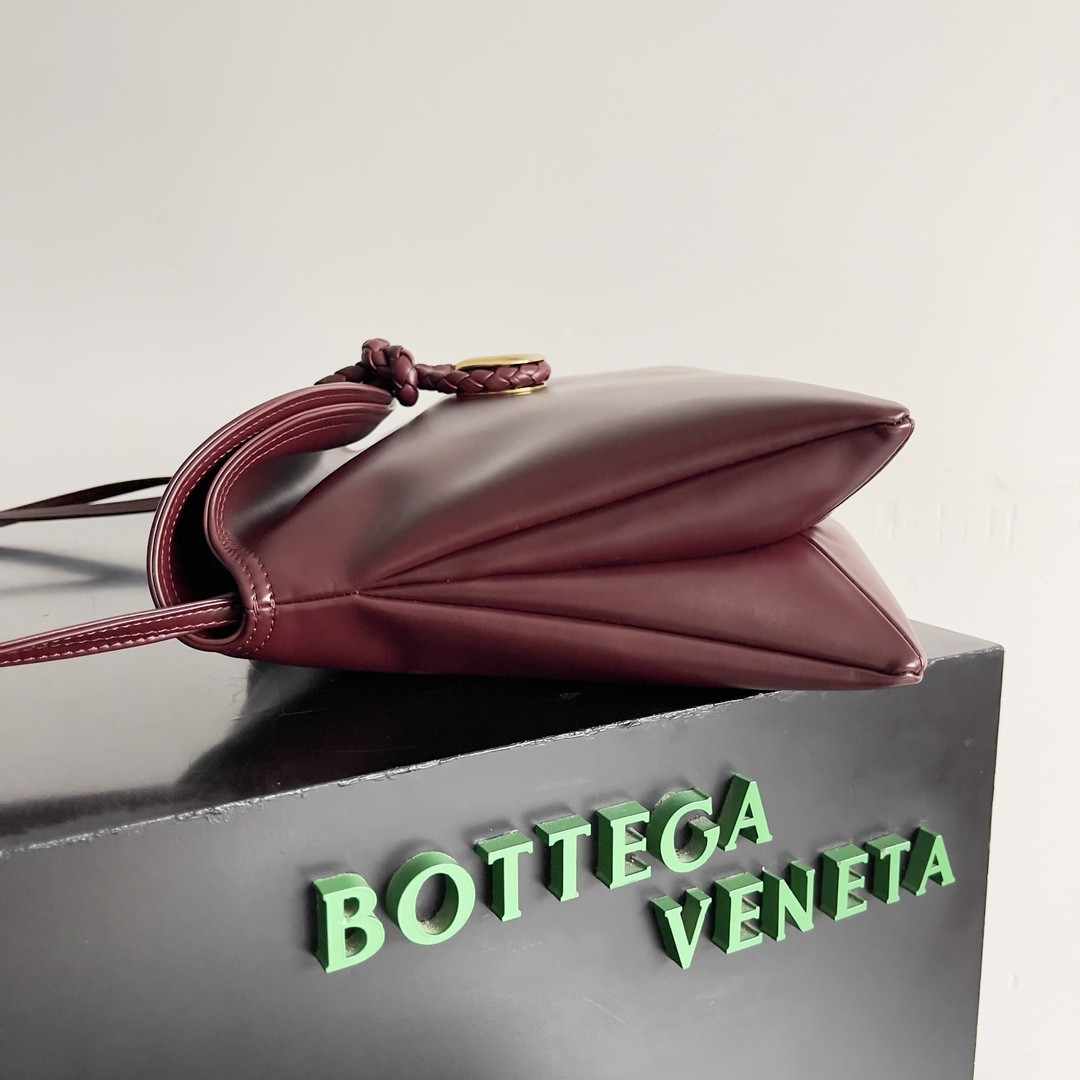 Bottega Veneta Liberta 23 x 35 x 6cm