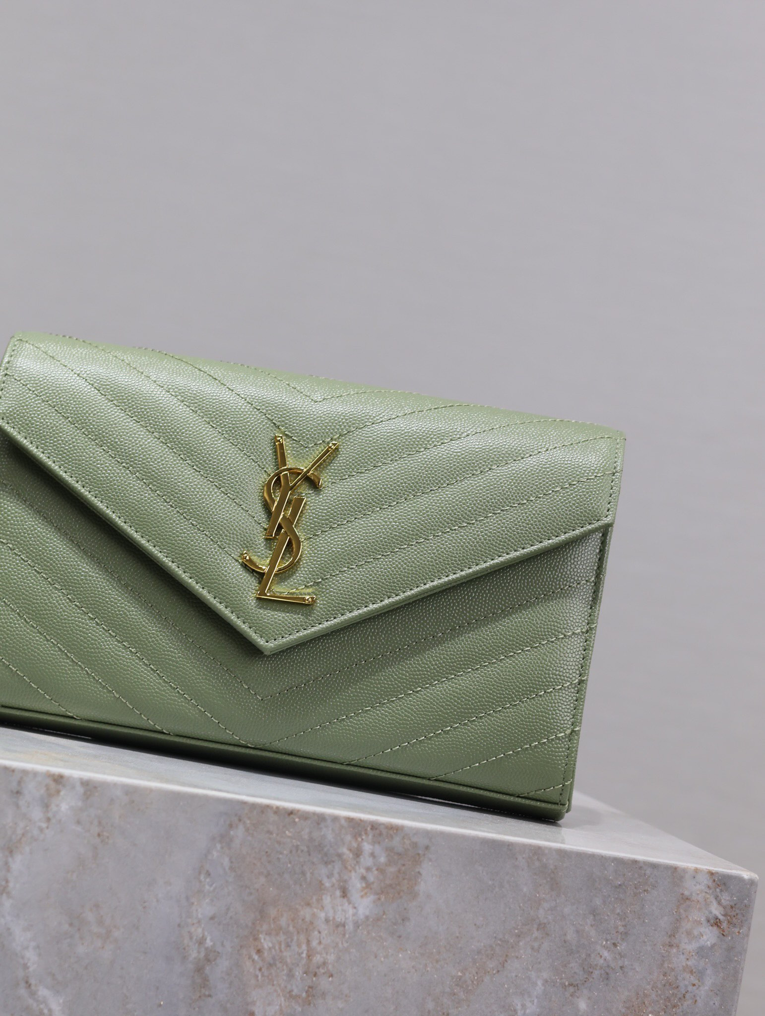 YSL Cassandra Monogram Classic Chain Wallet in Grained Poudre Leather 22.5 x 14 x 4cm
