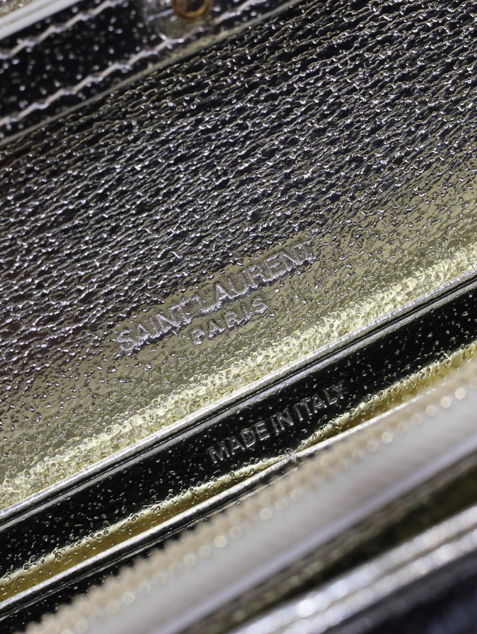 YSL Cassandra Monogram Classic Chain Wallet 22.5 x 14 x 4cm