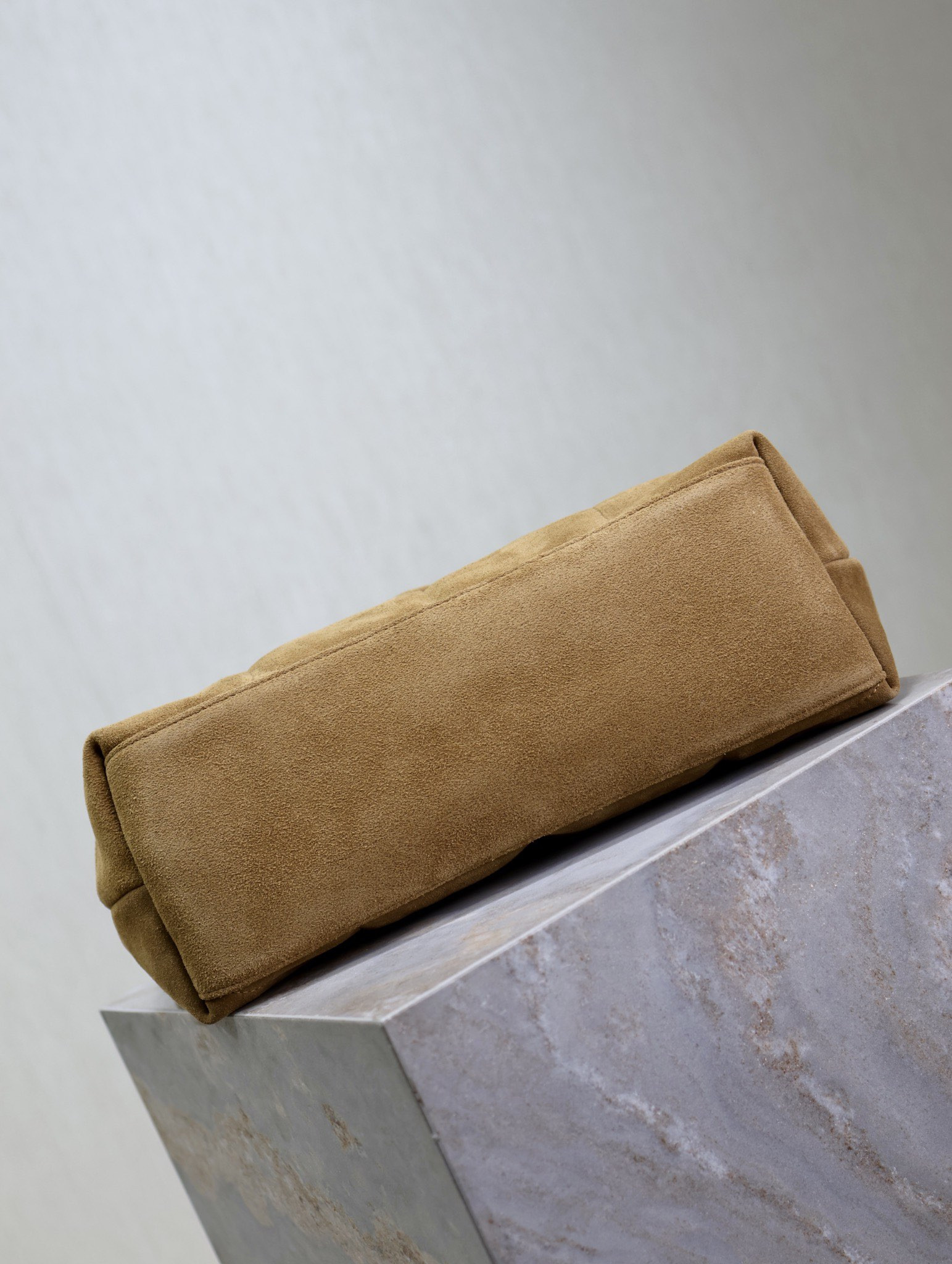 YSL Loulou  Puffer (Suede)  35x23x13.5cm