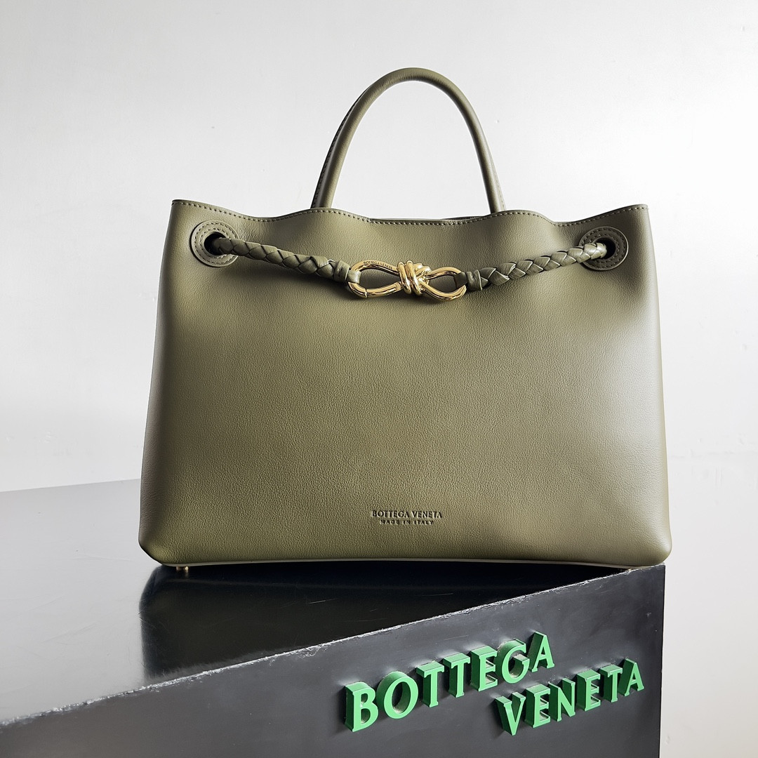 Bottega Veneta Medium Andiamo 32x25x11CM