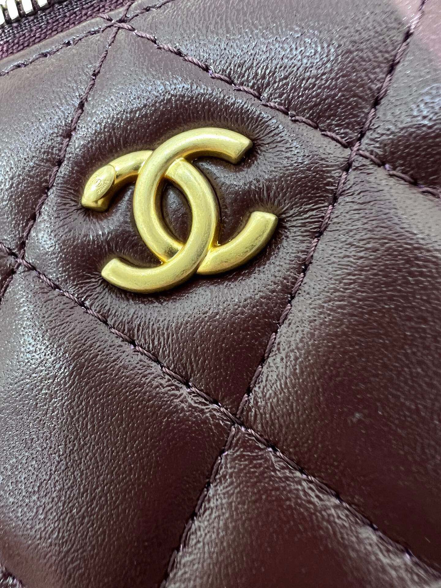 Chanel Clutch With Chain 9.5x 17x 8CM