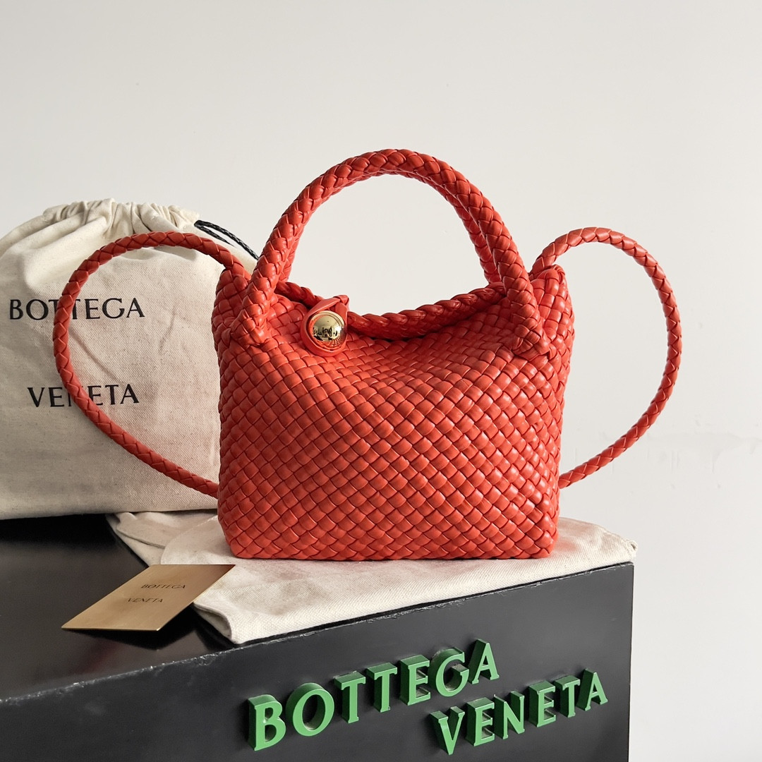 Bottega Veneta Small Tosca 16.5x20x7cm