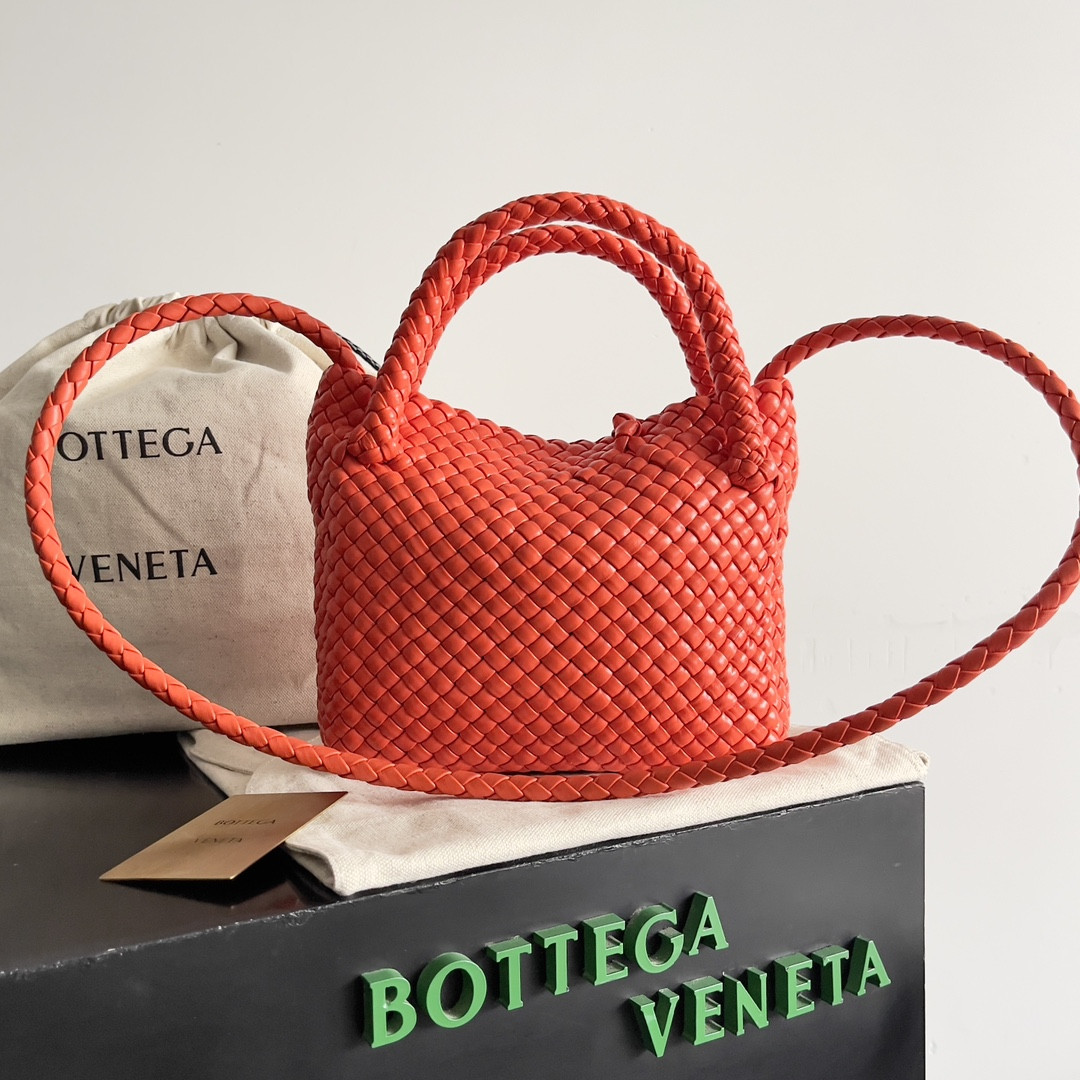 Bottega Veneta Small Tosca 16.5x20x7cm