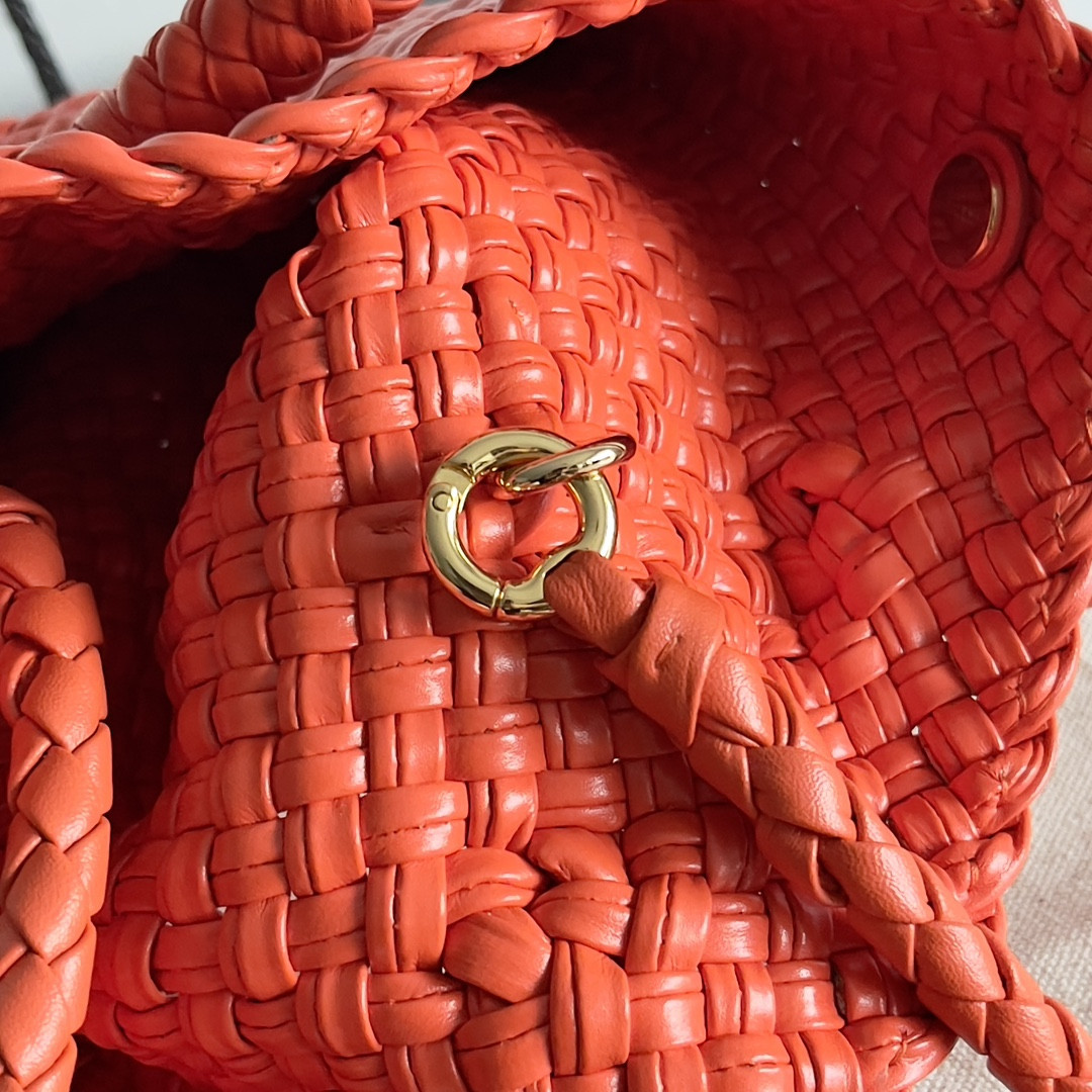 Bottega Veneta Small Tosca 16.5x20x7cm