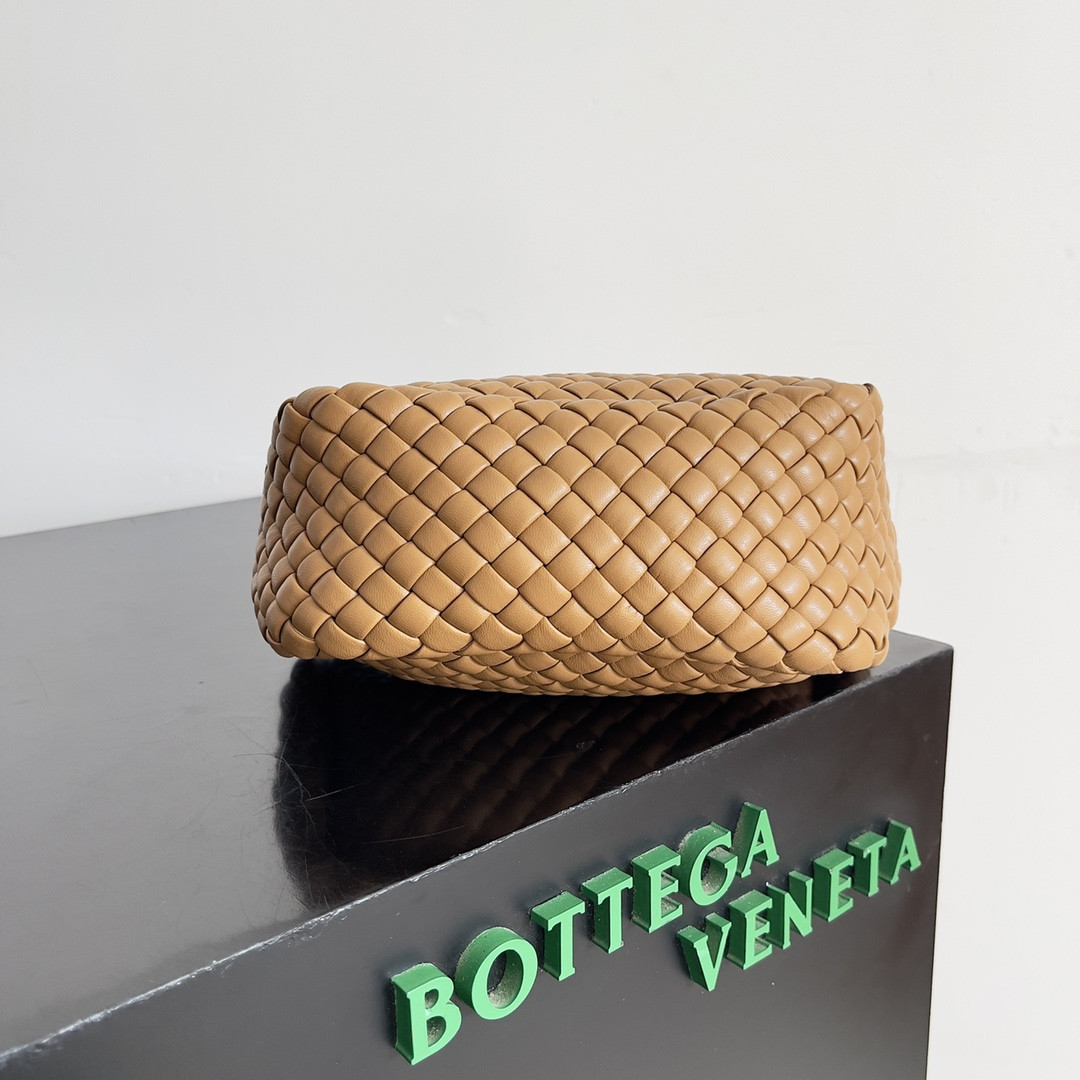 Bottega Veneta Small Cobble Top Handle 11x23x8cm