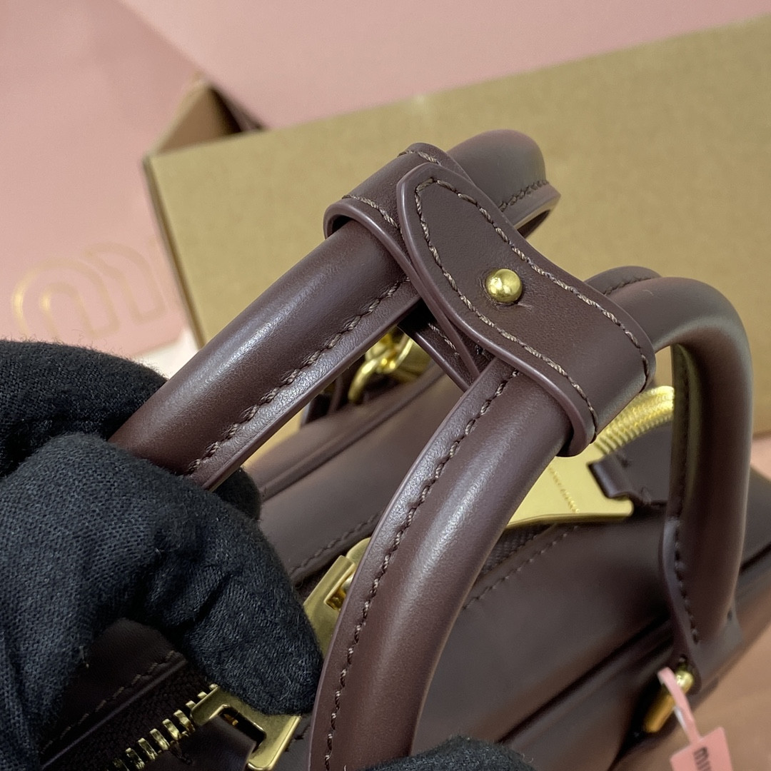 Miu Miu Arcadie leather bag 10.5x22x7.5cm