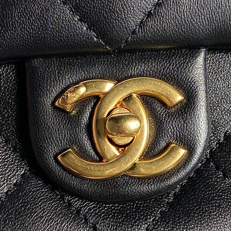 CHANEL FALL-WINTER 2024-25 SMALL FLAP BAG 13x21x7cm