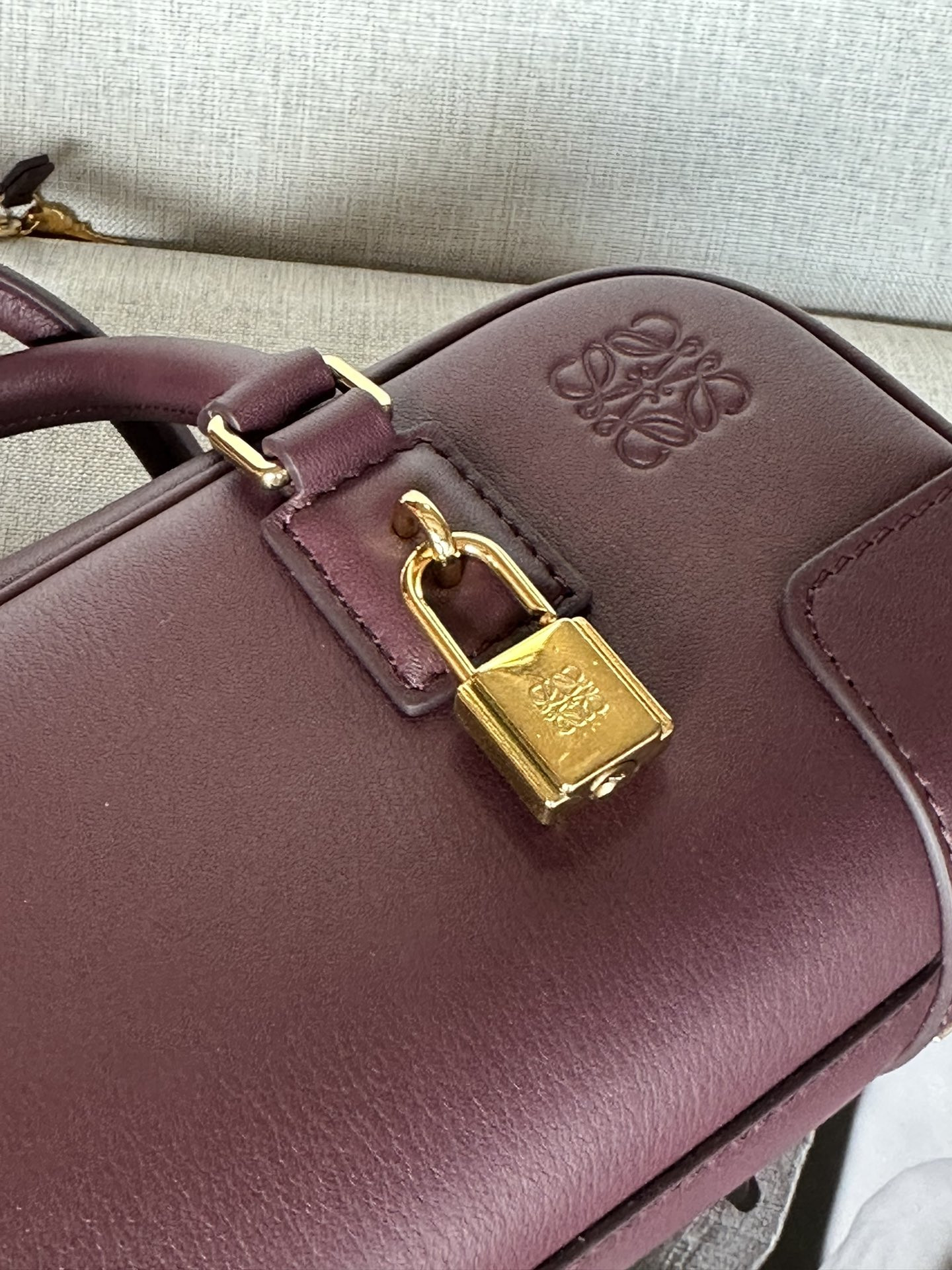 Loewe Amazona 23 Cropped bag in nappa calfskin 23x11x10cm