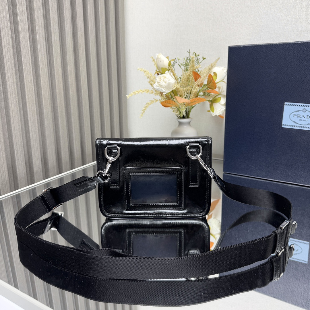 Prada Leather smartphone case 12.5x18x2.5cm