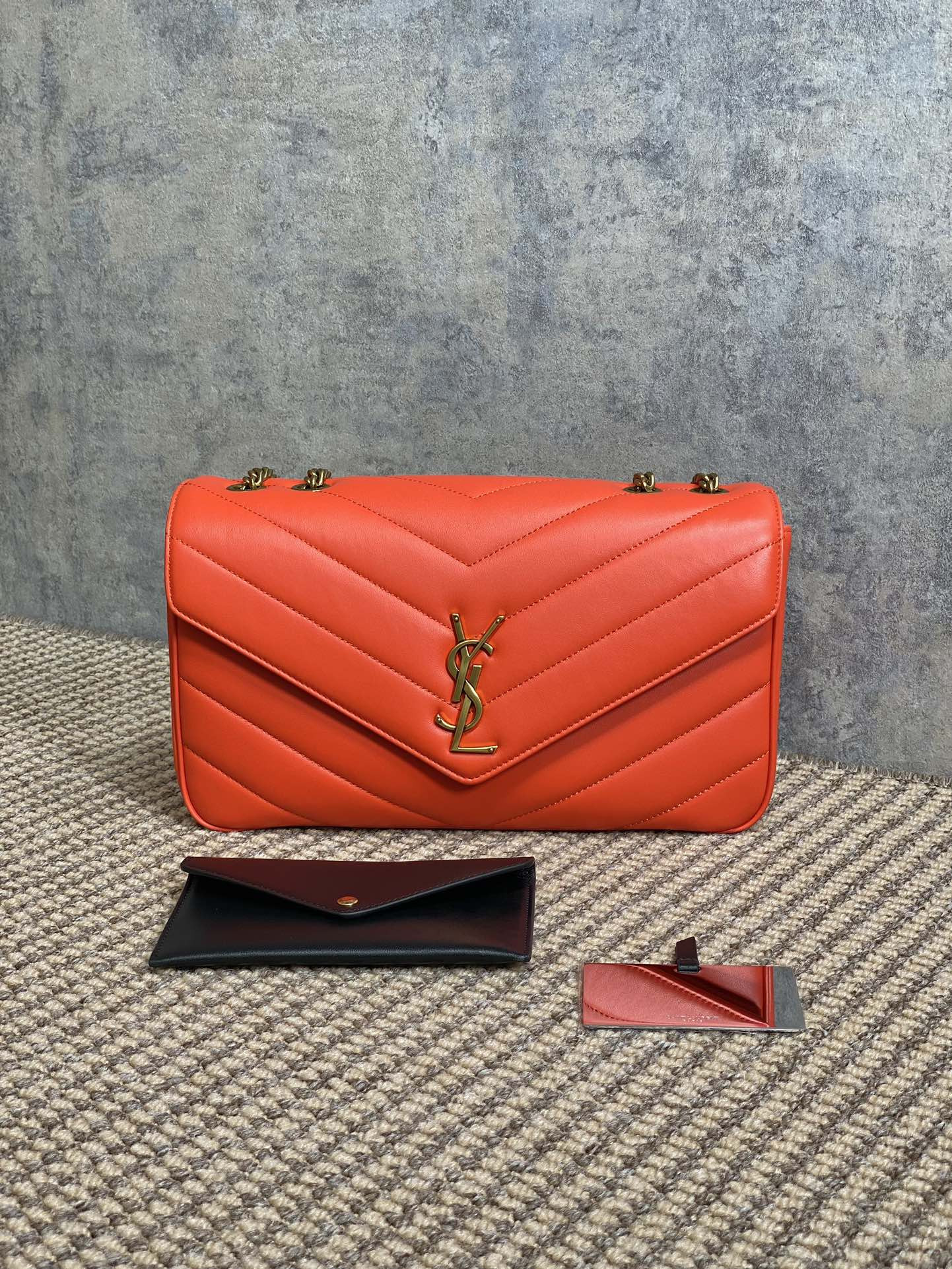 YSL LOULOU medium in MATELASSÉ lambskin 29x17x8cm