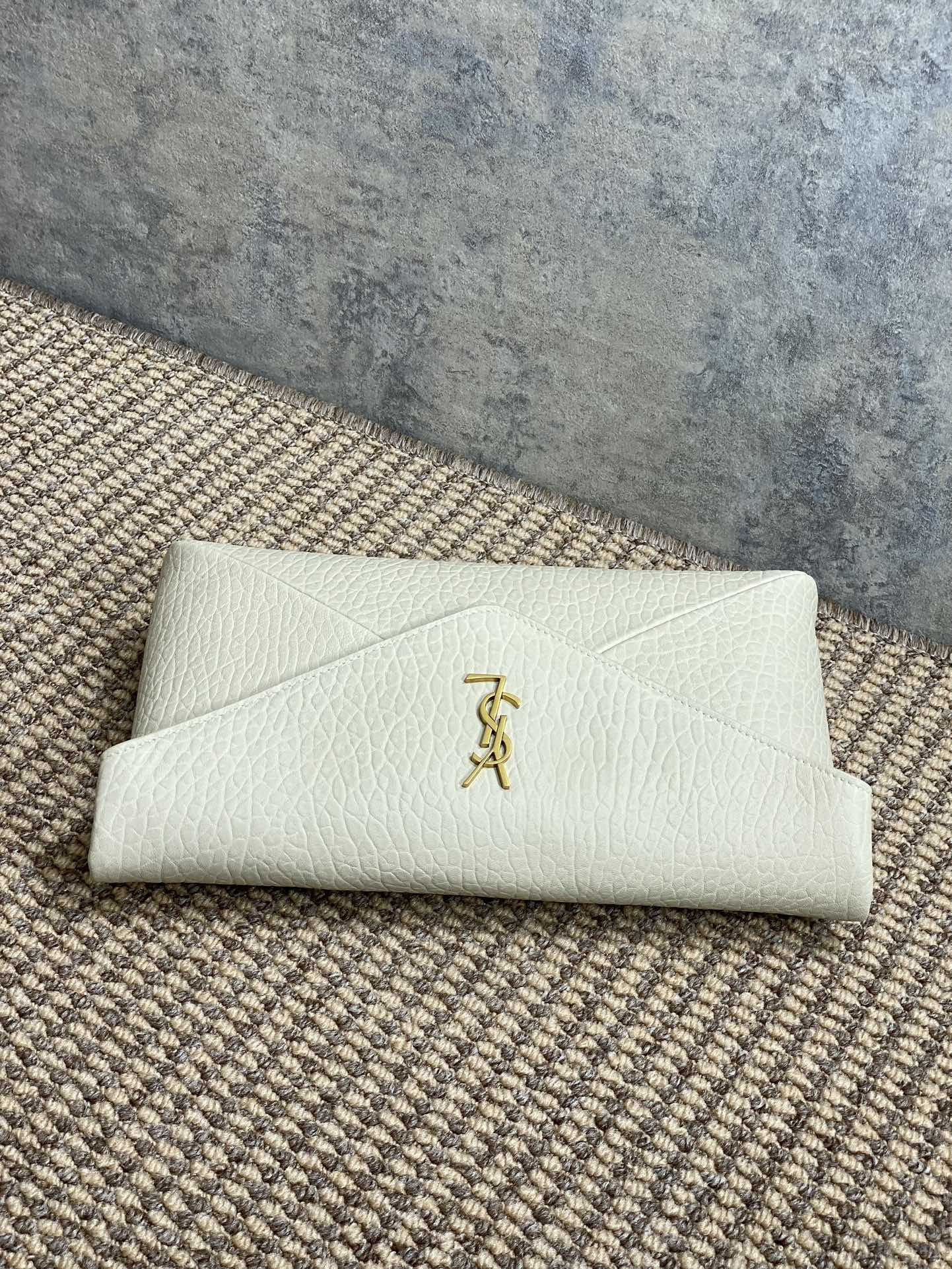 YSL CASSANDRE large envelope pouch in lambskin 29.5x18x4.5cm