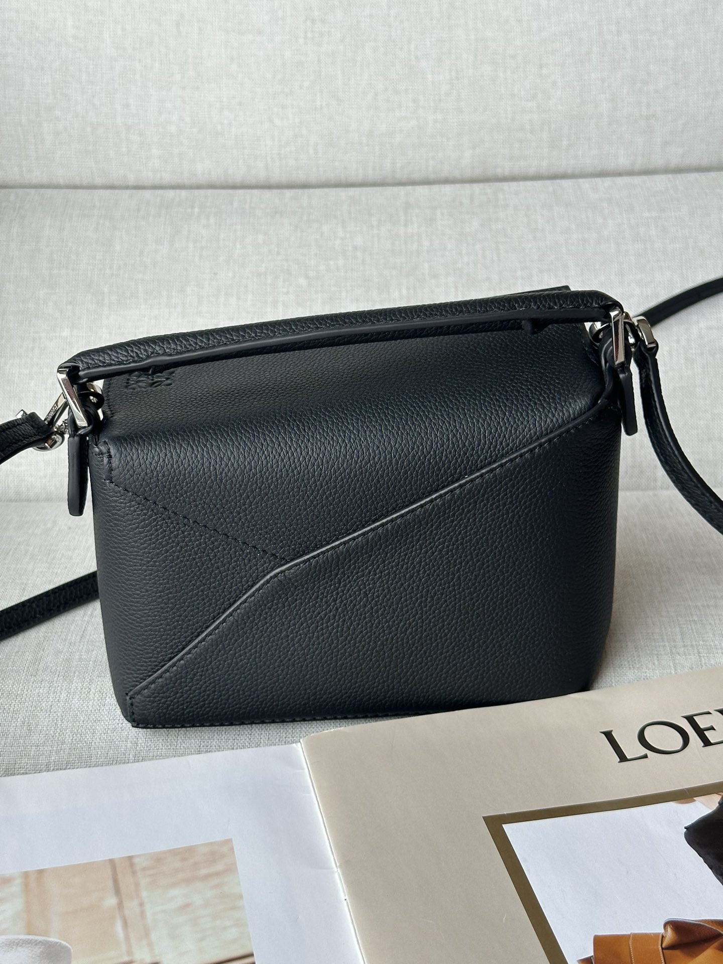 Loewe Mini Puzzle bag in classic calfskin 18x12.5x8cm