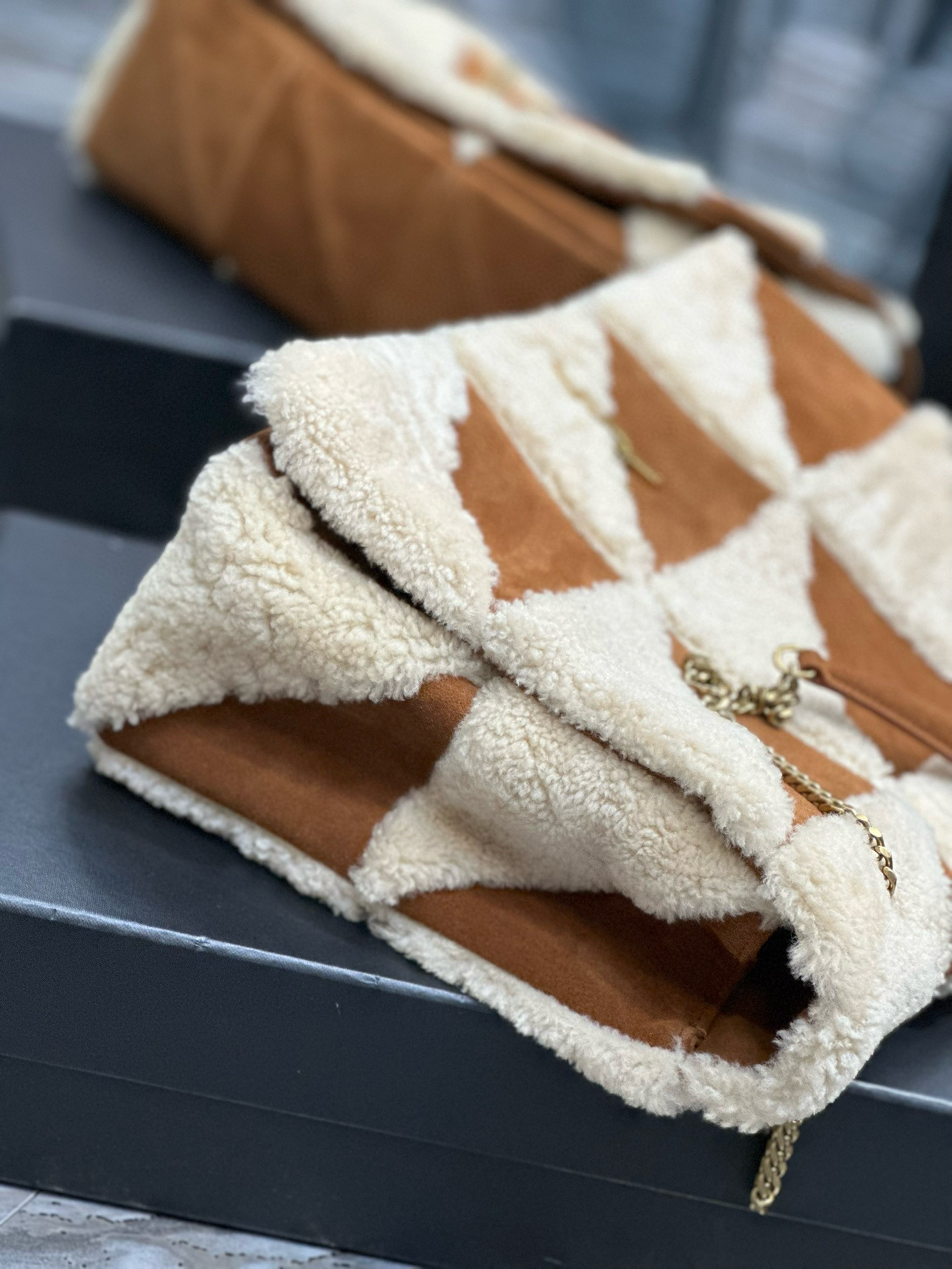 YSL Jamie Large in Suede and Shearling 38×26×12cm